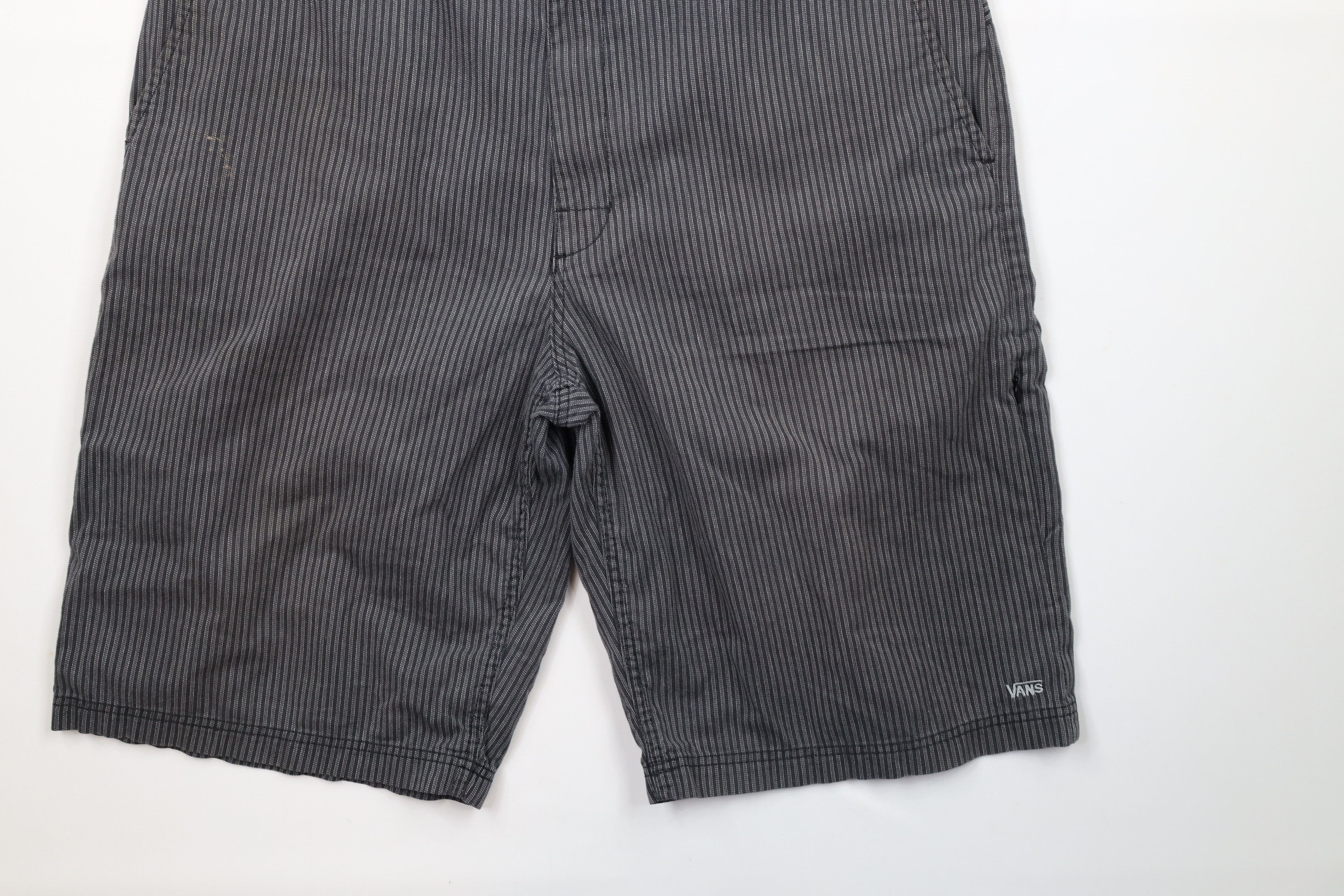 Vans × Vintage Vintage Vans Skateboarding Out Striped Loose Fit Shorts Gray Size US 38 / EU 54 - 4 Thumbnail