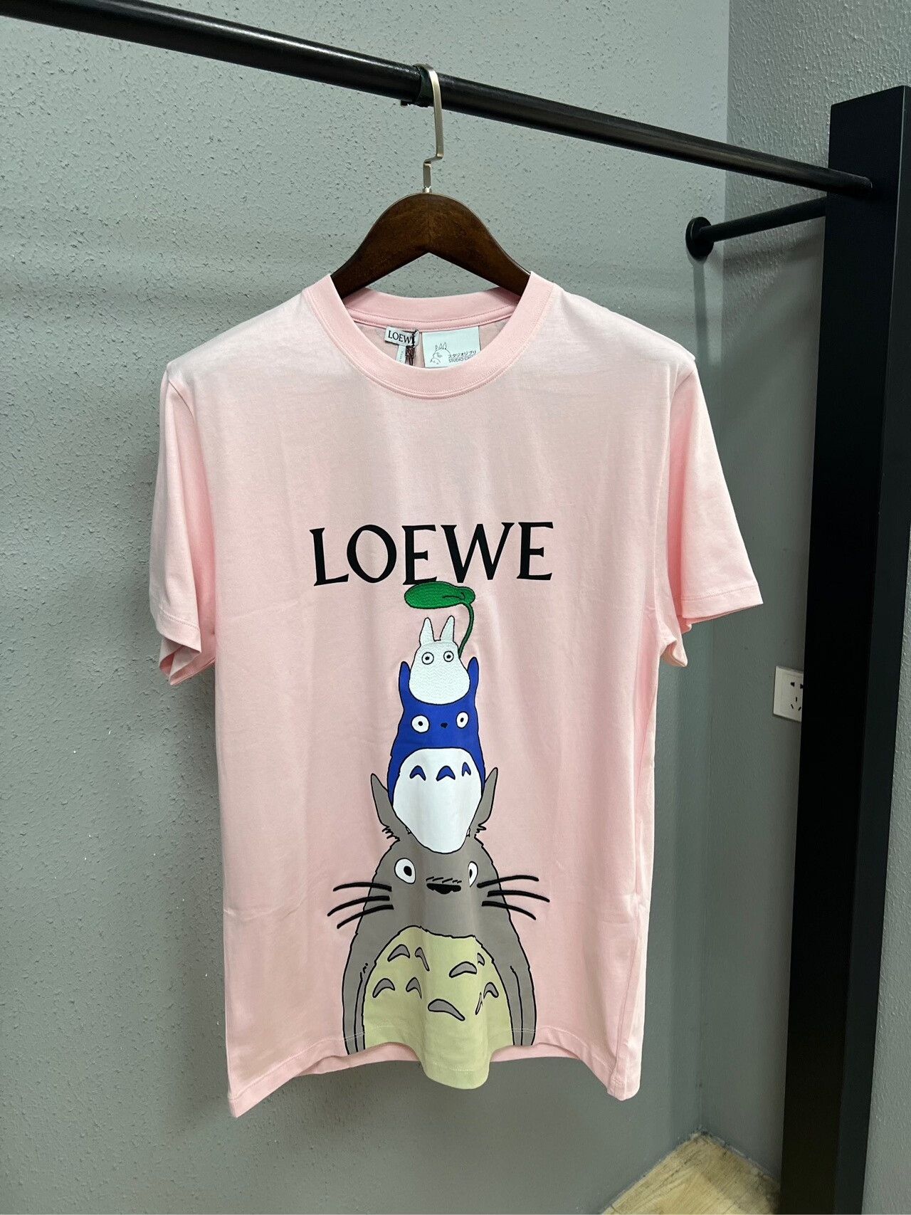 Loewe Loewe Spirited Away Totoro Short-Sleeve Size US 7 / EU 40 - 1 Thumbnail