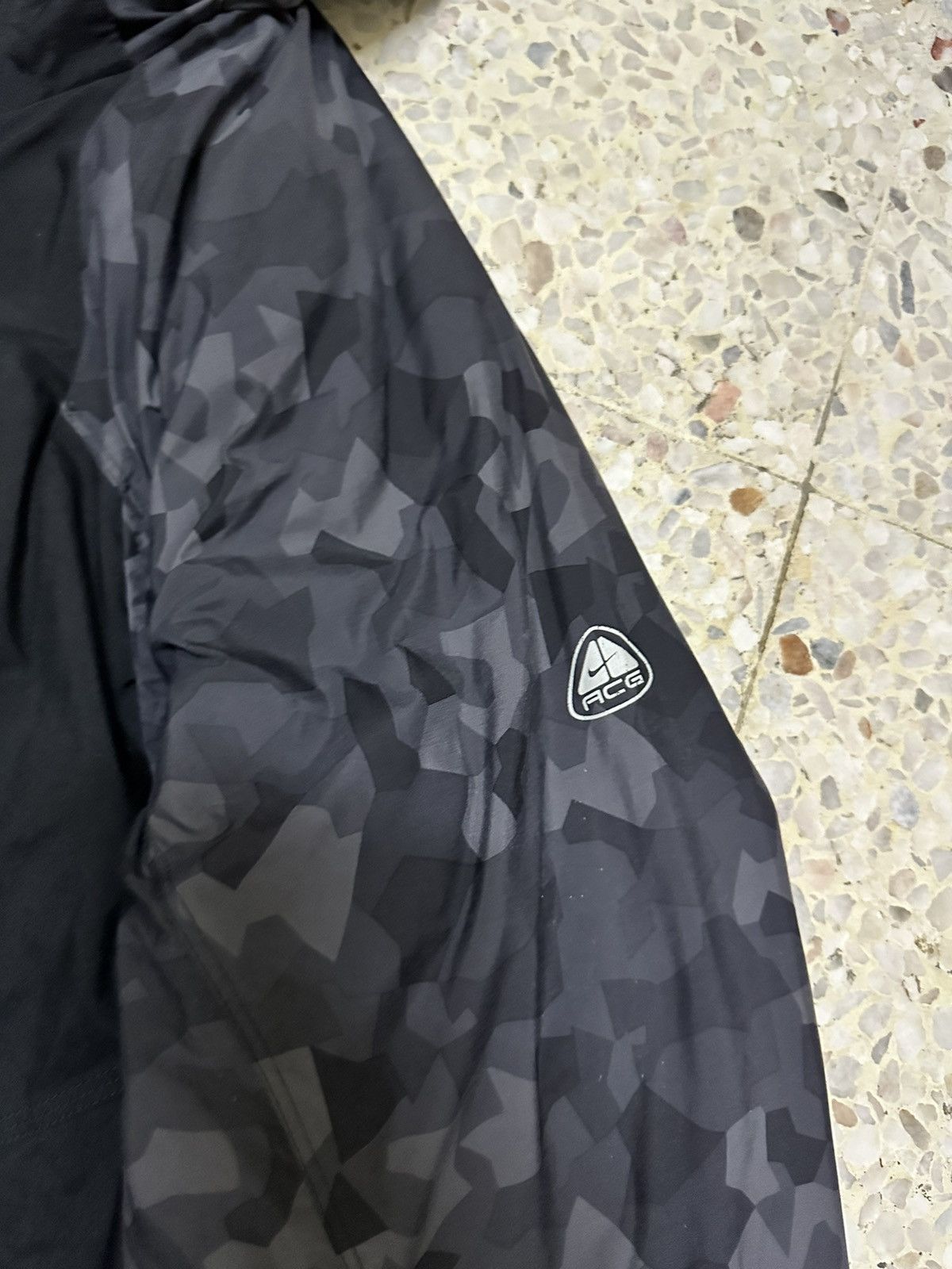 Nike × Nike ACG Nike ACG Padded Jacket Camo Sleeve Design Attachment Hoodies Size US L / EU 52-54 / 3 - 6 Thumbnail