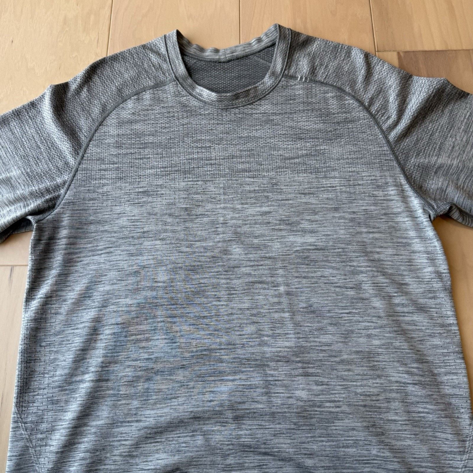Lululemon Lululemon Vent Shirt Medium Gray Yoga Running Workout Size US M / EU 48-50 / 2 - 3 Thumbnail