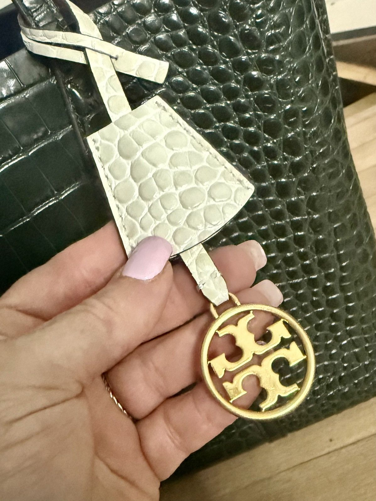 Tory Burch Tory Burch Green Embossed Croc Leather Tote Bag Purse Size ONE SIZE - 3 Thumbnail