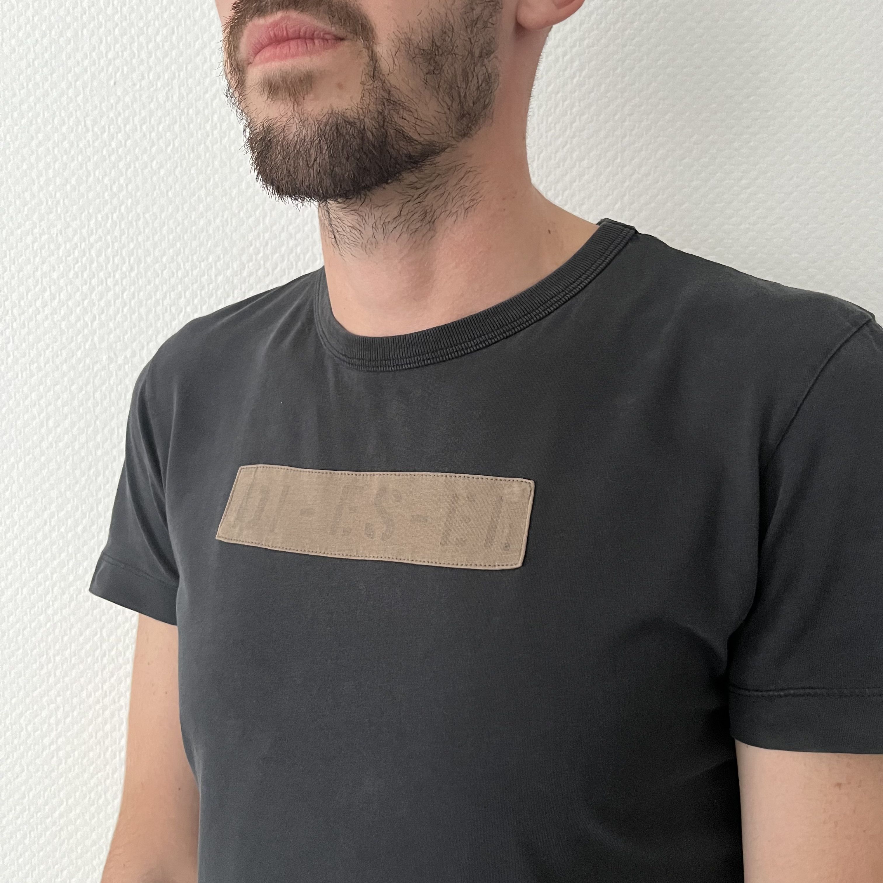 Diesel × Vintage Y2K Vintage Diesel Box Logo Patched T-Shirt Size US M / EU 48-50 / 2 - 4 Thumbnail