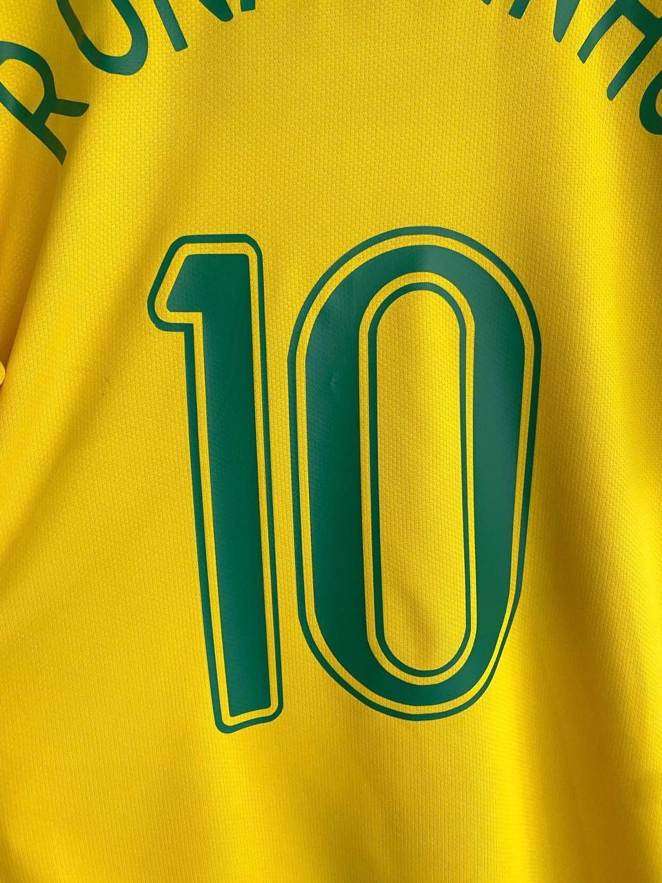 Nike Brazil National Team 2006 Soccer Jersey #10 RONALDINHO, M Size US M / EU 48-50 / 2 - 8 Thumbnail
