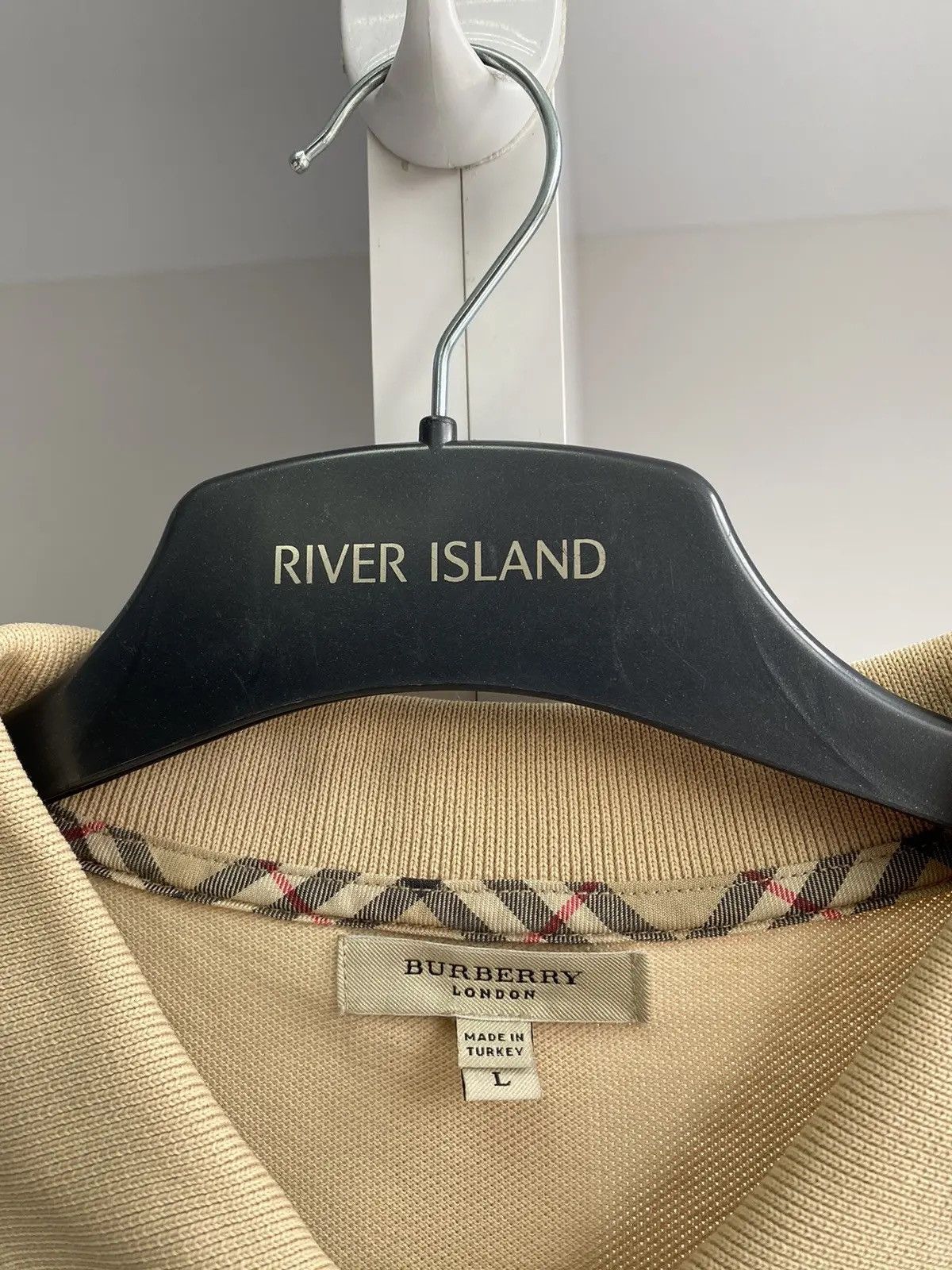 Burberry × Vintage Vintage Burberry Beige Luxury Polo T-Shirt Size US L / EU 52-54 / 3 - 8 Thumbnail