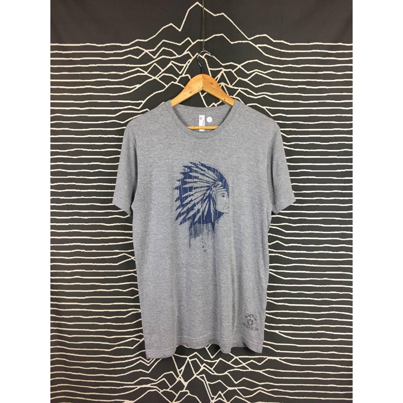 American Apparel Native American Indian Headdress Feathers Graphic Tee Size US M / EU 48-50 / 2 - 2 Thumbnail