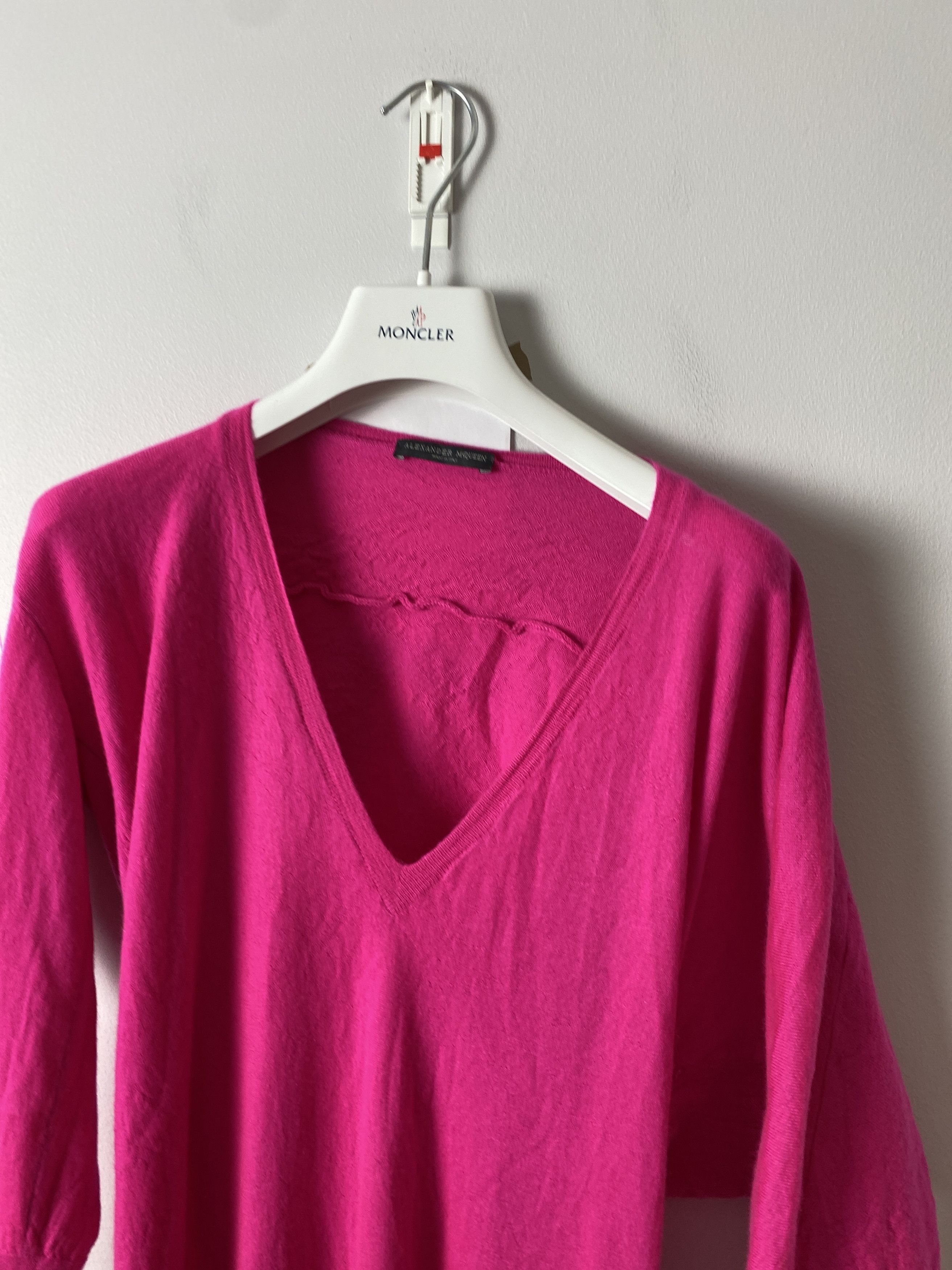 Alexander McQueen Alexander McQueen cashmere asymetric dress knitwear Size M / US 6-8 / IT 42-44 - 2 Thumbnail