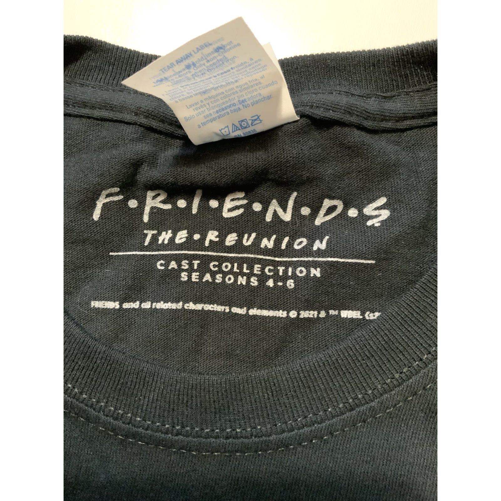 Port & Company VINTAGE Friends The Reunion Cast Collection Pivot Graphic Black T-Shirt Sz. M Mens Shirts M Black Friends Pivot Graphic"} Size US M / EU 48-50 / 2 - 5 Thumbnail