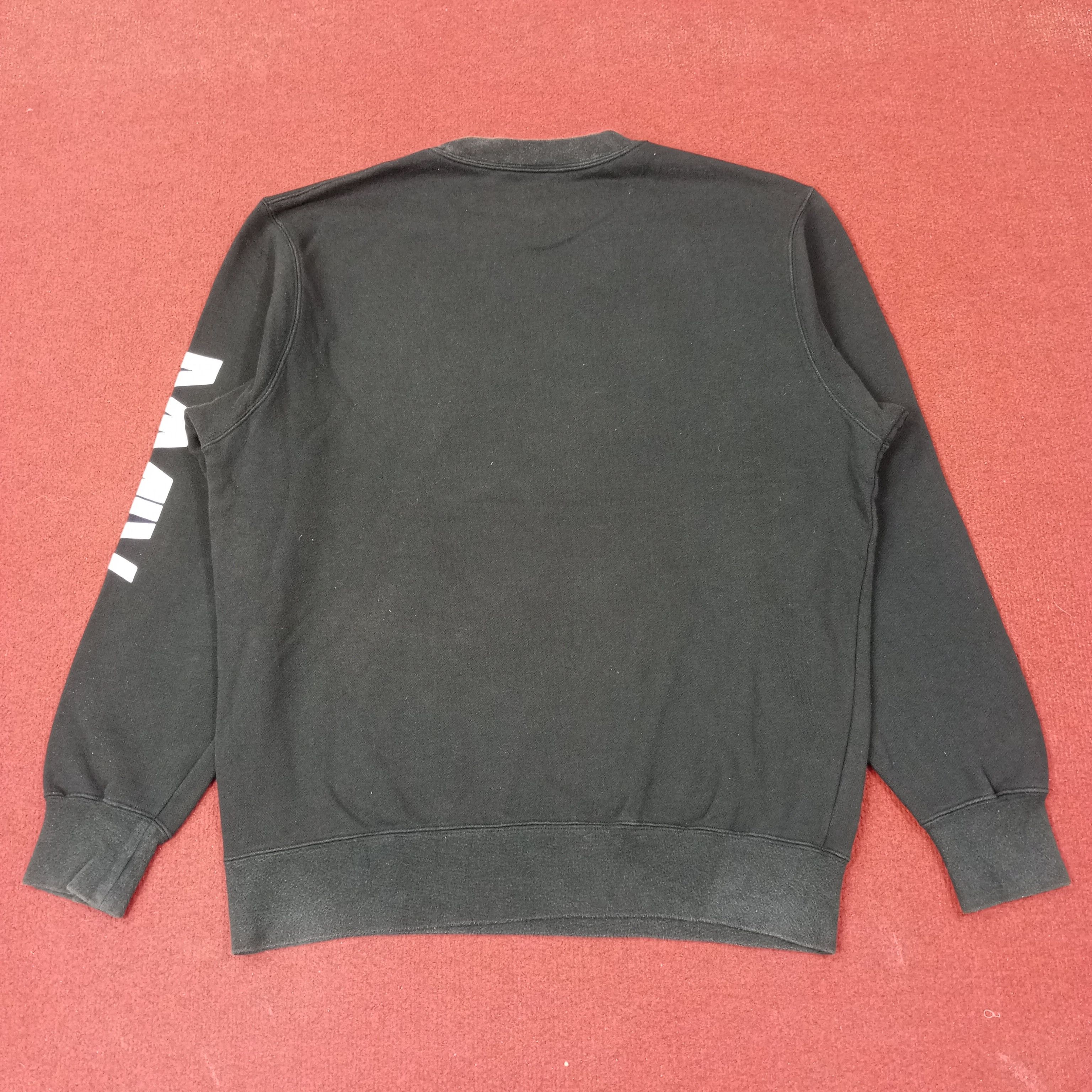 Nike Nike Small Logo Sweatshirt c254n8 Size US L / EU 52-54 / 3 - 5 Thumbnail