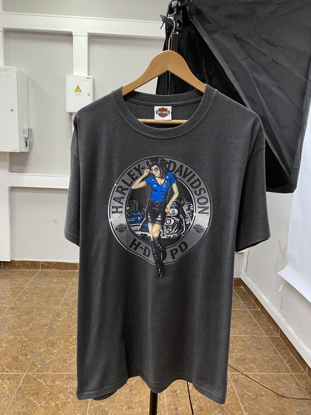 Harley Davidson 🇨🇭Vintage Y2K Harley Davidson Police Sexy Girl Choppers Tee Size US L / EU 52-54 / 3 - 1 Thumbnail
