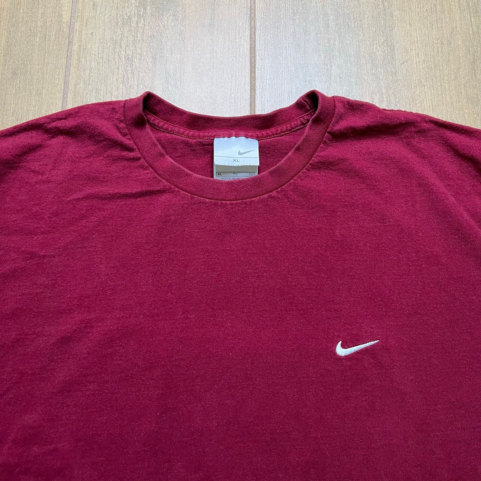 Nike Vintage Nike Swoosh T Shirt Sz Men XL Red Y2K baggy loose Size US XL / EU 56 / 4 - 8 Thumbnail
