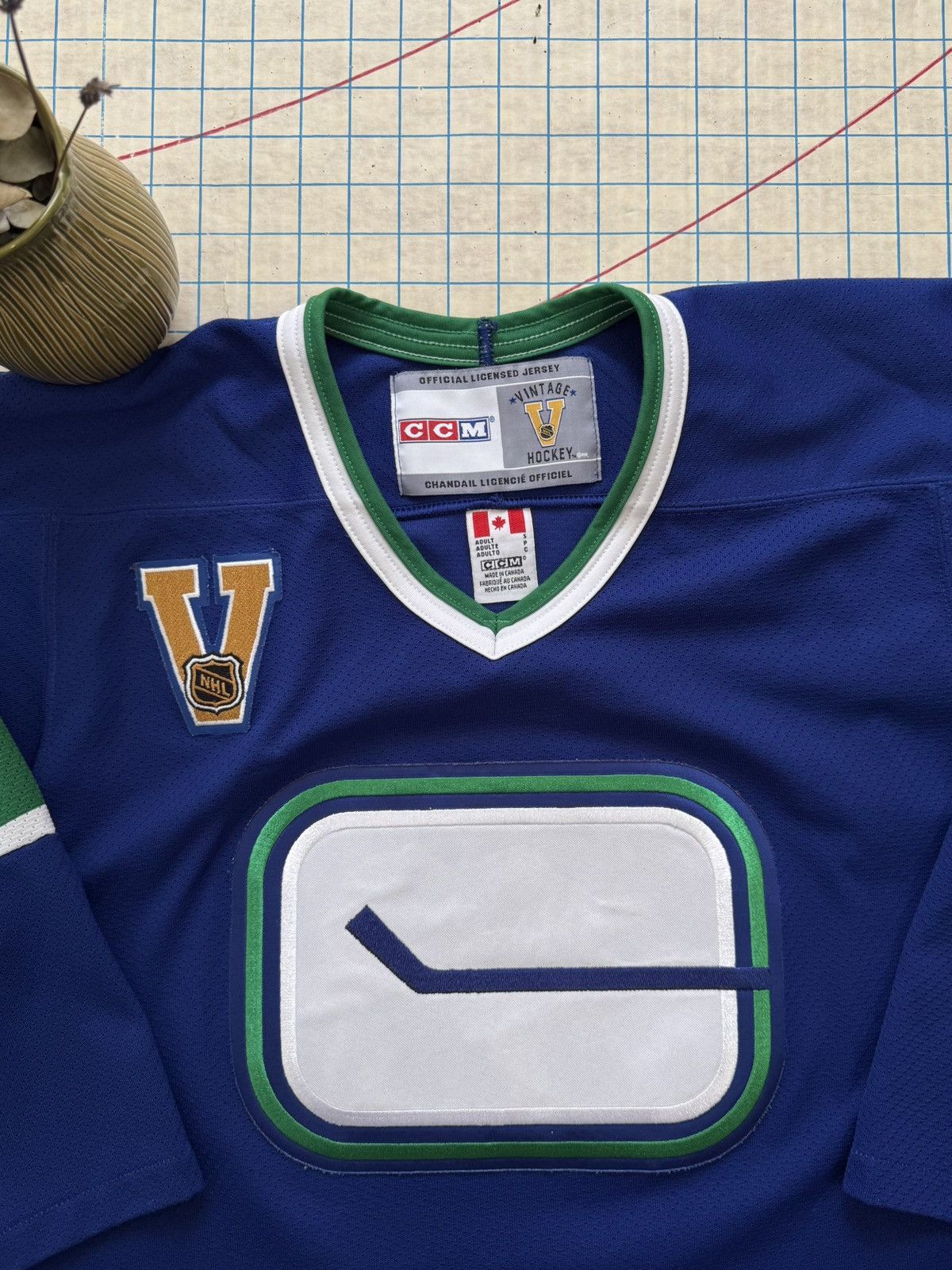 Ccm × NHL CCM Vancouver Canucks Vtg Stick Logo Jersey Blue Size Small Size US S / EU 44-46 / 1 - 4 Thumbnail
