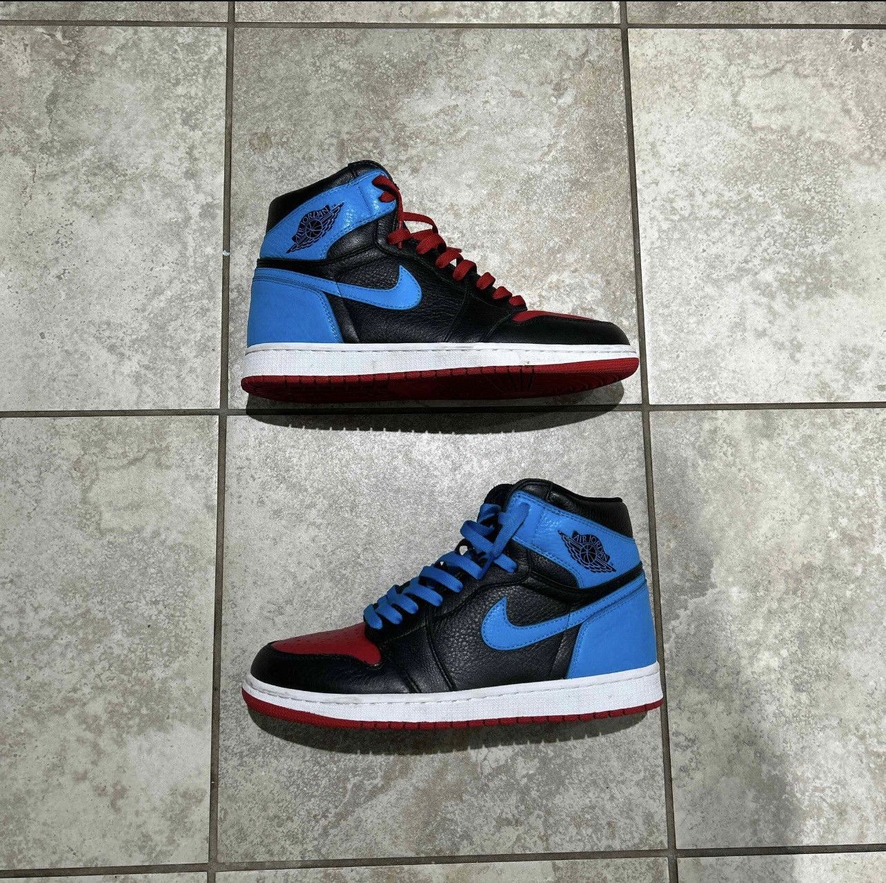 Nike WMNS AIR JORDAN 1 HIGH OG “NC to CHI” Size US 11.5 / EU 44-45 - 9 Thumbnail