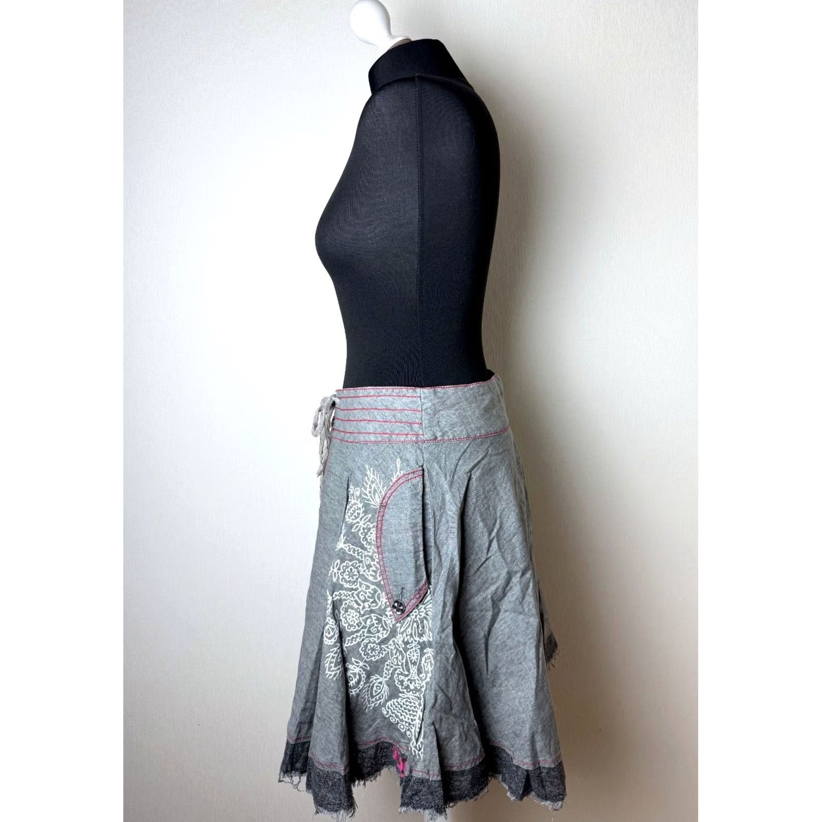 Desigual Desigual Skirt Women 38 Grey Knee Length Cotton Desigual Skirt Women 38 Grey Knee Length Cotton 30F2752 Size 26" / US 2 / IT 38 - 5 Thumbnail