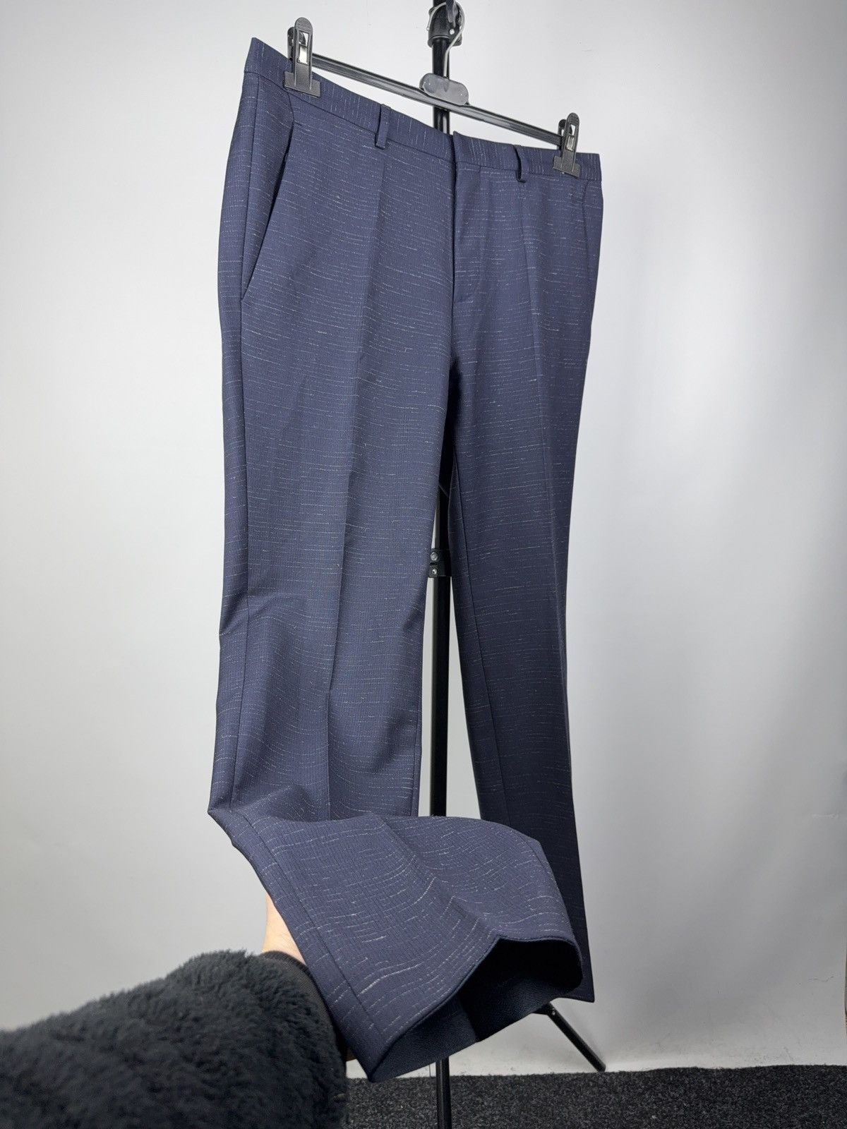 Hugo Boss Luxury 00s Hugo Boss Textured Formal Pants Navy Slim Dress Size US 32 / EU 48 - 1 Thumbnail