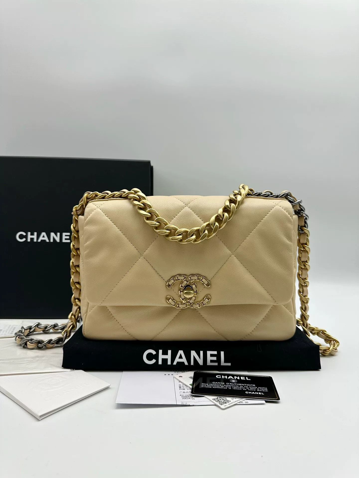 Chanel Pre-loved Bag Very good condition Size ONE SIZE - 1 Thumbnail