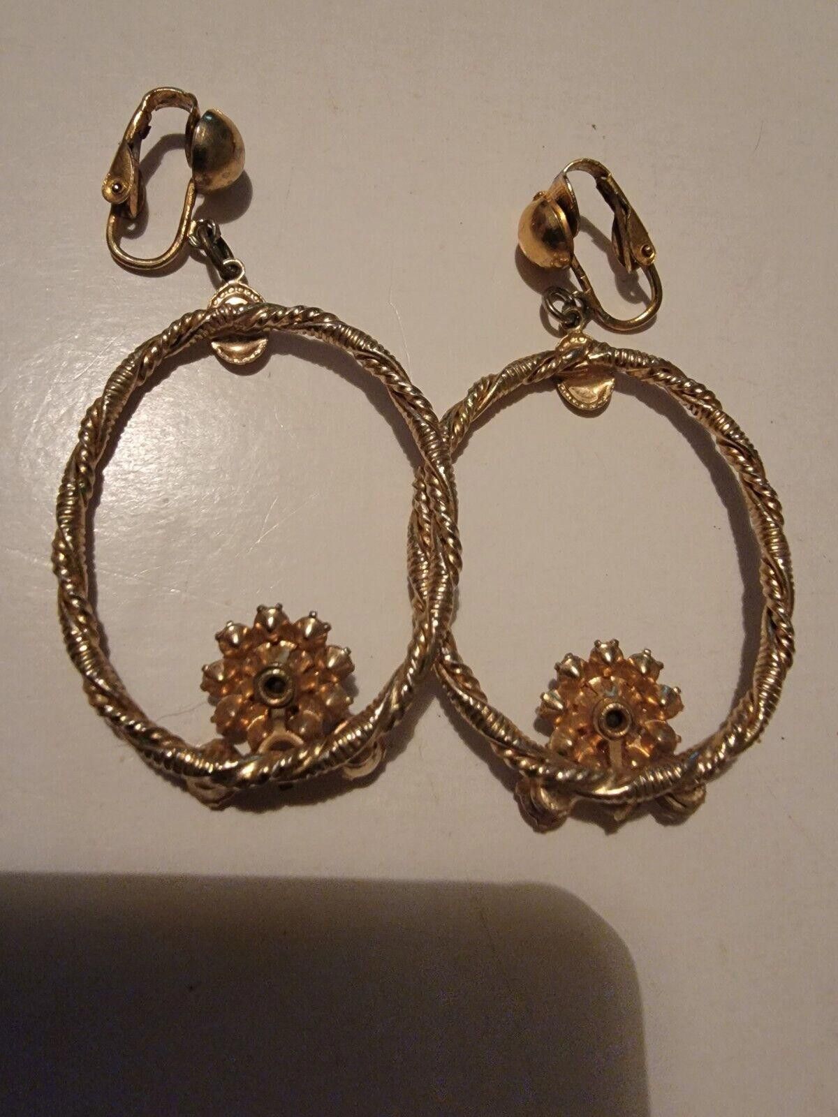 The Unbranded Brand Vintage Womens Earrings Gold Tone Hoop Rhinestone Crystal Size ONE SIZE - 4 Thumbnail
