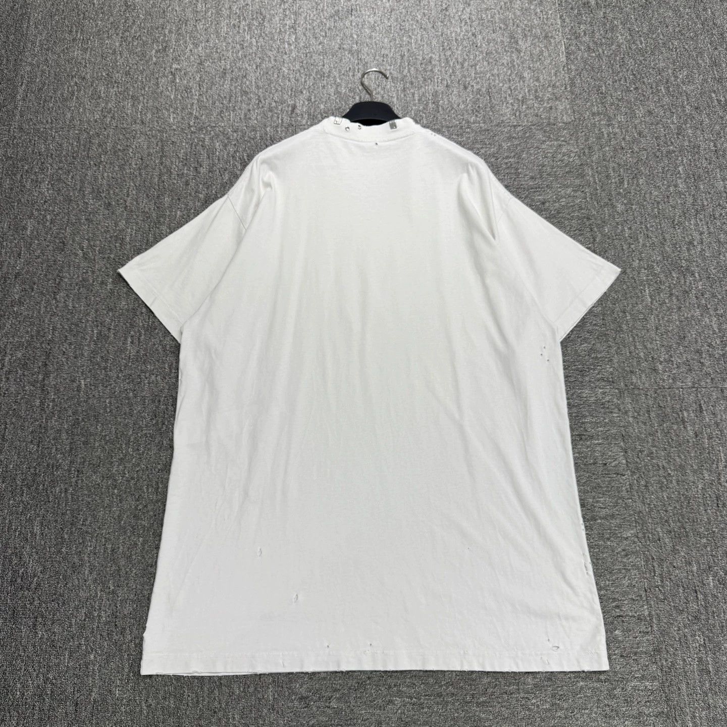Balenciaga Balenciaga ring punched destroyed T-shirt 98 new stain Size US S / EU 44-46 / 1 - 6 Thumbnail