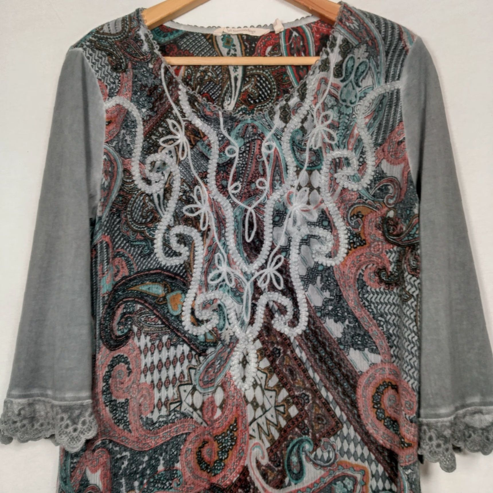Soft Surroundings SOFT SURROUNDINGS Tunic Top Shirt Women Small Gray Paisley Embroidered Lace Trim Bohemian Size S / US 4 / IT 40 - 2 Thumbnail