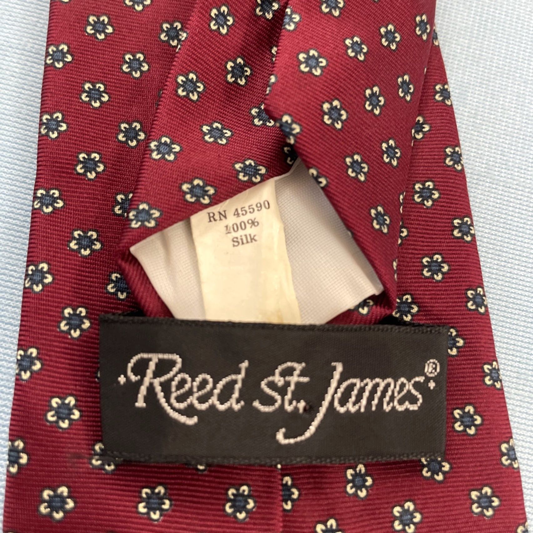 MCM VINTAGE Reed St. James Silk ITALY Tie 3x54 Short MCM Floral Medallion Red Necktie Classic 1970s 90s Macclesfield neat foulard Size US 35 - 5 Thumbnail