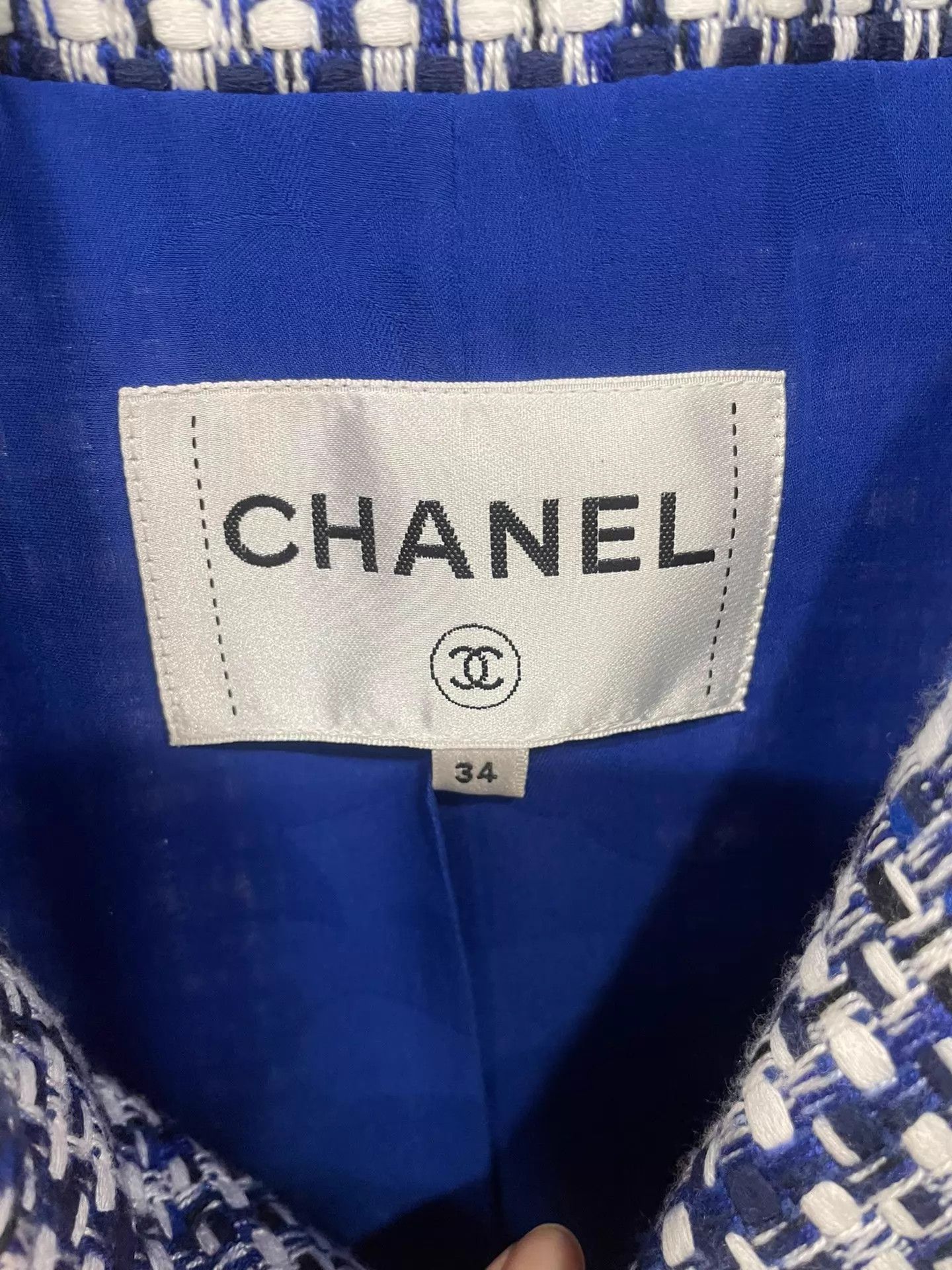 Chanel CHANEL Tweed Jacket Blue White Check Near Mint Size XS / US 0-2 / IT 36-38 - 6 Thumbnail
