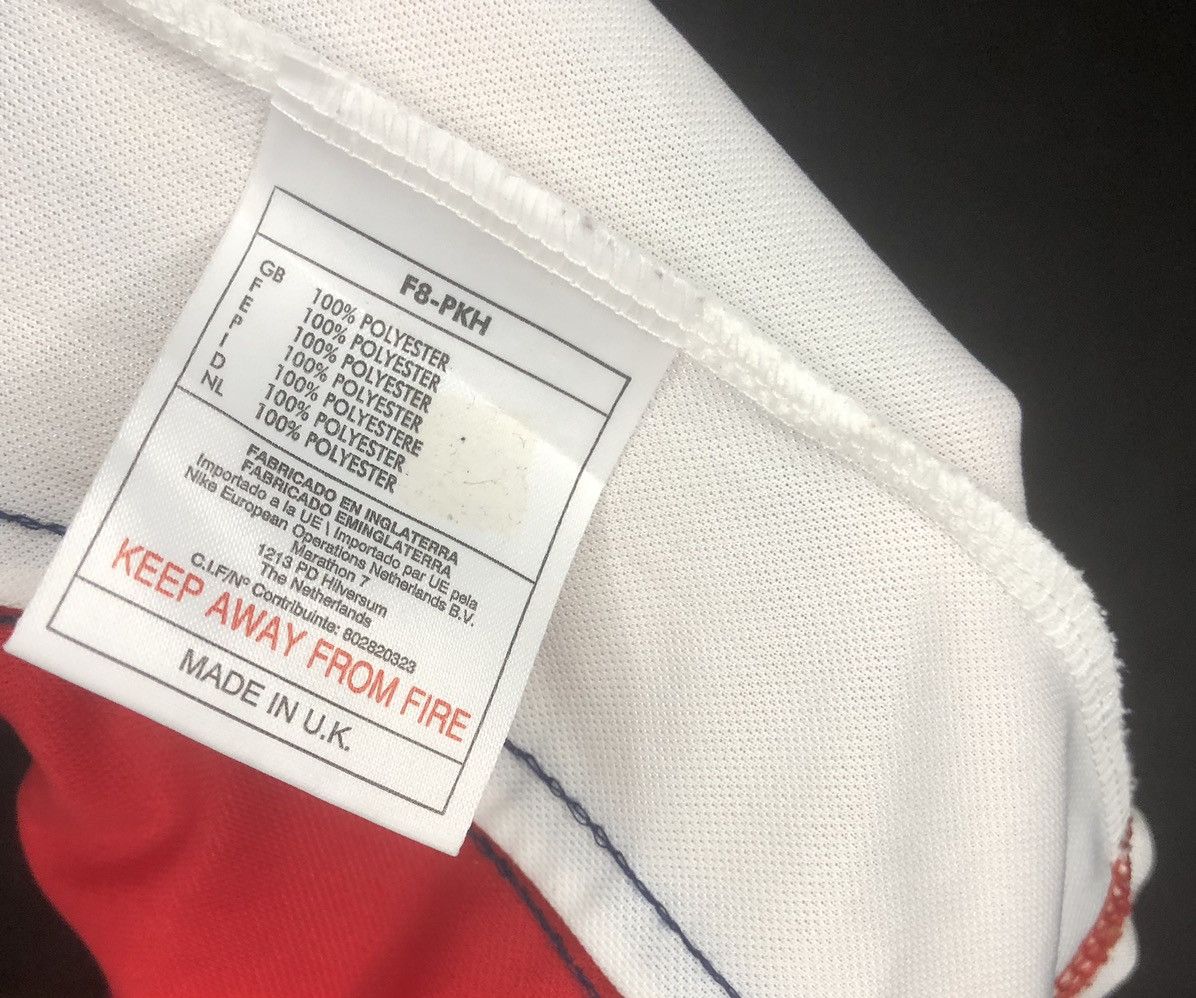 Nike Soccer jersey Arsenal London 1998 Bergkamp vintage Nike Size US M / EU 48-50 / 2 - 10 Thumbnail