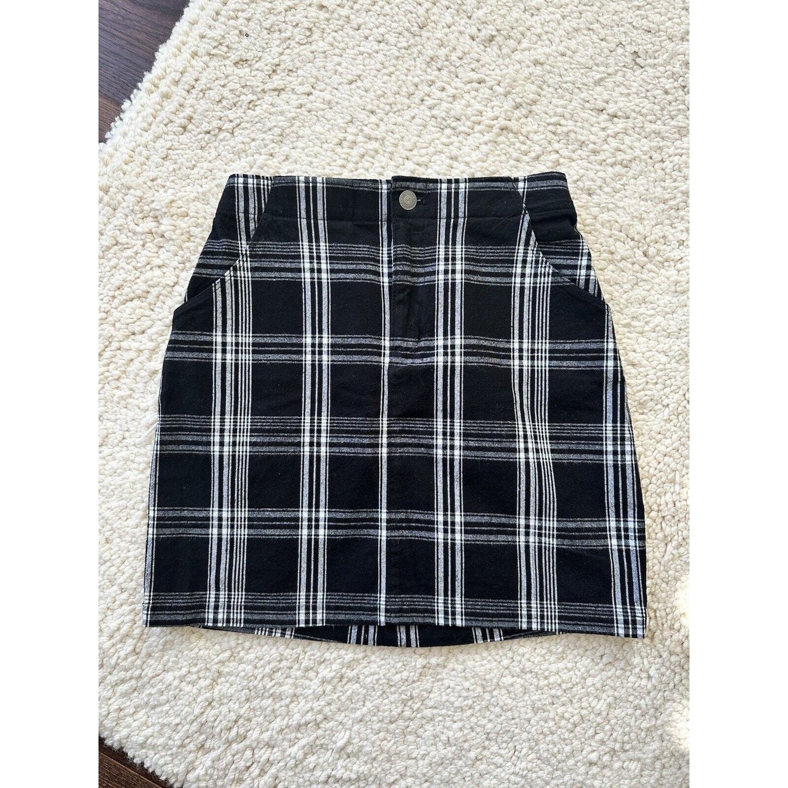 Hollister Hollister Ultra High Rise Black White Plaid Mini Skirt Sz XS Size 26" / US 2 / IT 38 - 9 Thumbnail