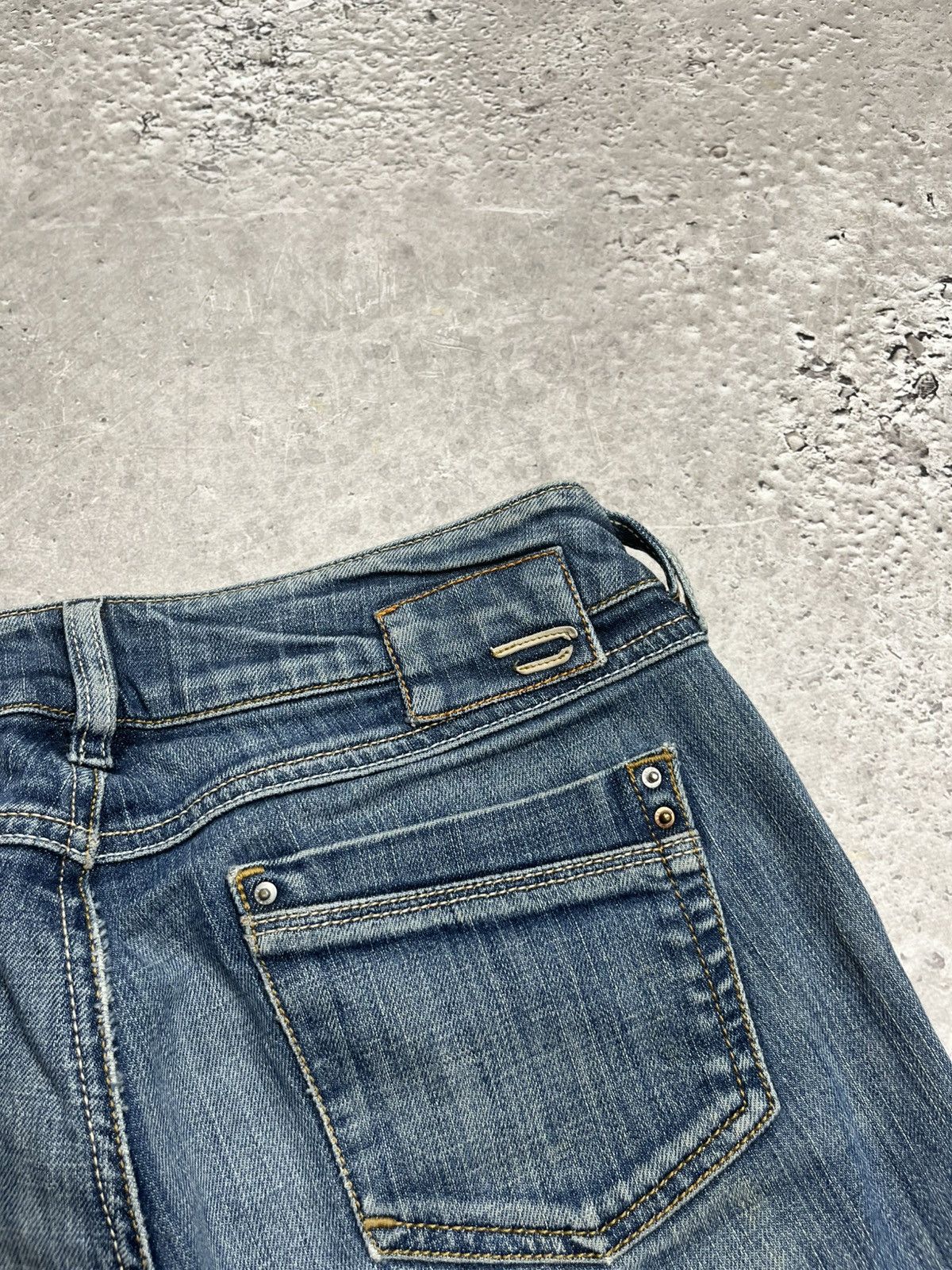 Diesel Diesel Flared Jeans Bootcut Blue Denim Size 28 Low Rise Size 28" / US 6 / IT 42 - 7 Thumbnail