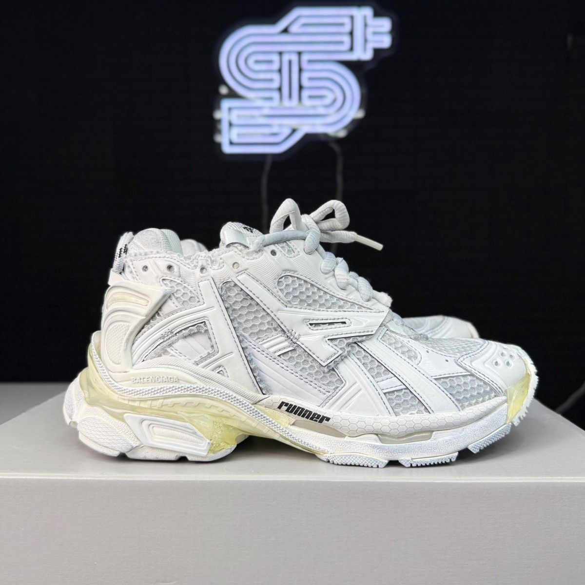 Balenciaga Balenciaga Runner White/White Size US 6 / IT 36 - 2 Thumbnail