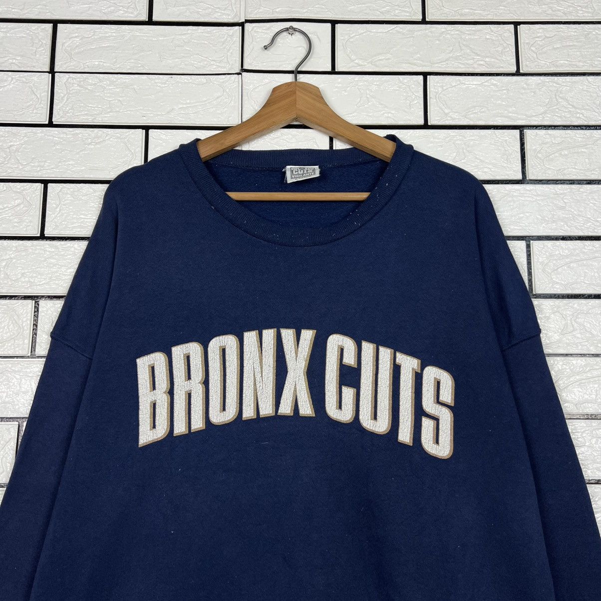 Vintage 90's BRONX CUTS Big Logo Sweatshirt Made in Usa #4069-C185 Size US XL / EU 56 / 4 - 2 Thumbnail