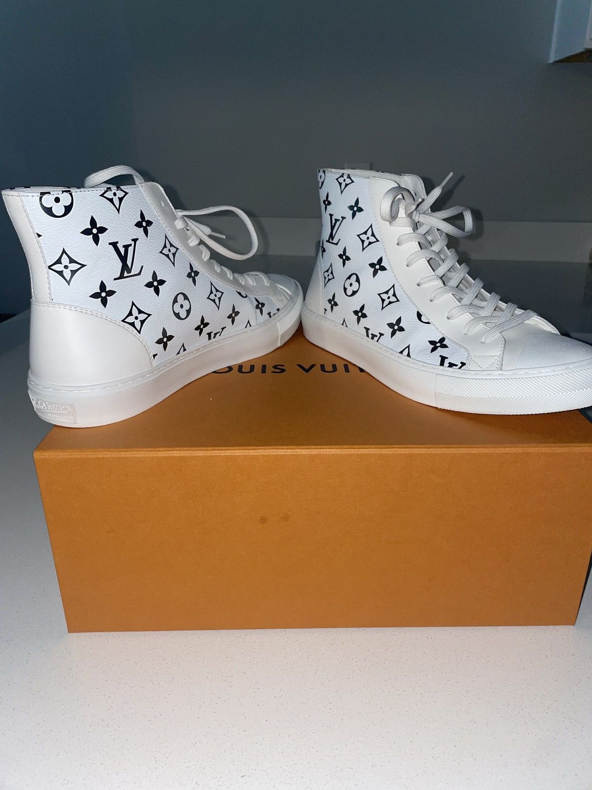 Louis Vuitton Louis Vuitton High Top Tattoo Monogram Sneakers Size US 10 / EU 43 - 6 Thumbnail
