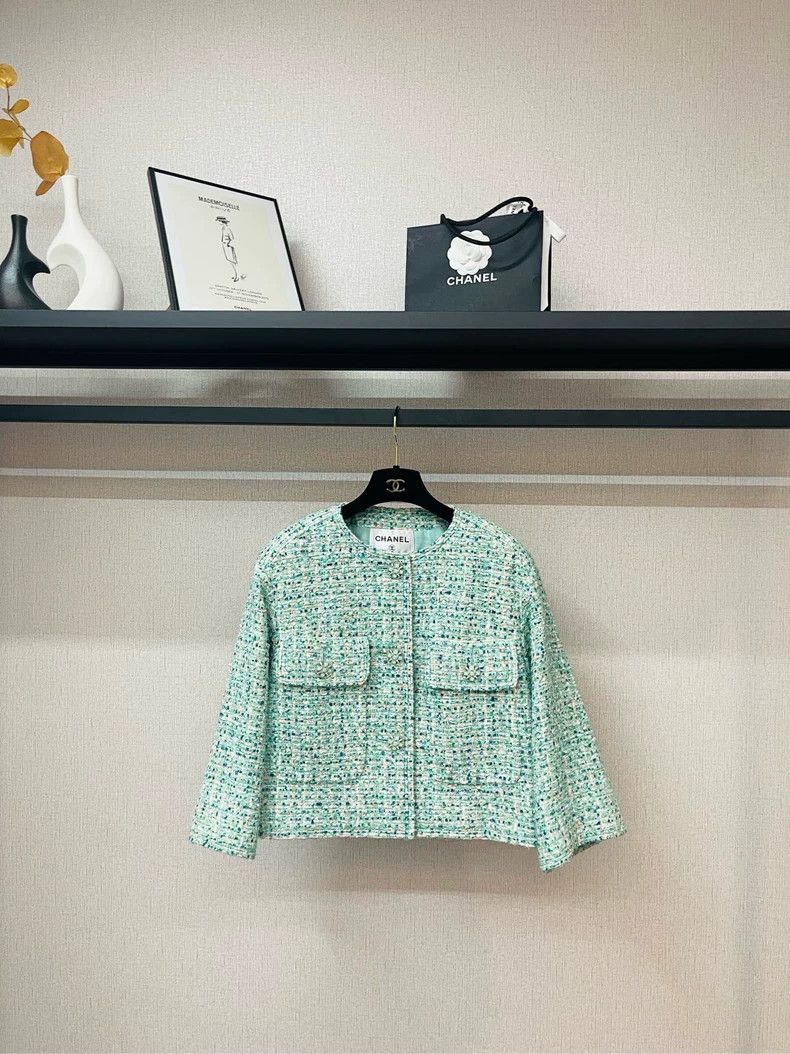 Chanel Green Chanel Twenty Pockets Tweed Jacket- DMC Size US M / EU 48-50 / 2 - 1 Thumbnail