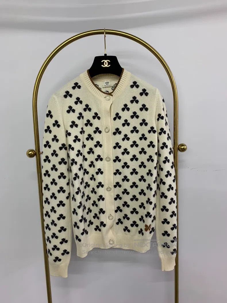 Hermes Hermes White four-leaf clover cashmere cardigan Size XS / US 0-2 / IT 36-38 - 1 Thumbnail