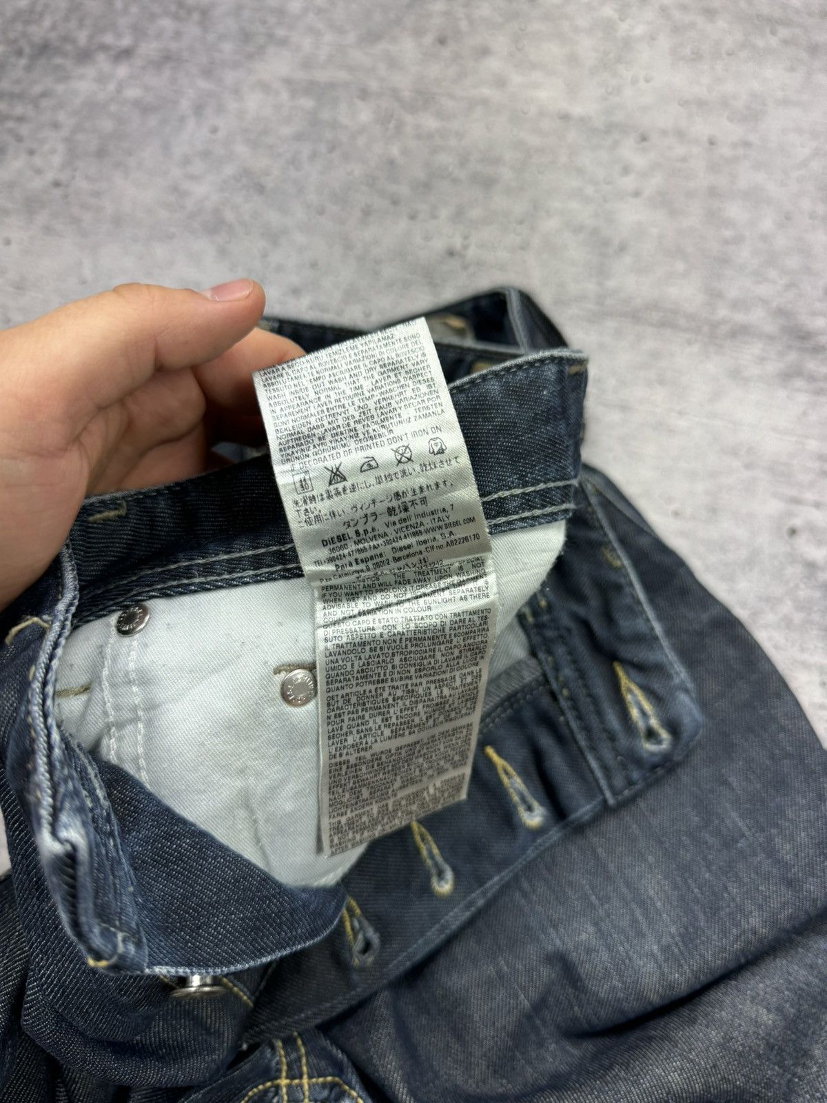 Diesel Vintage Diesel 90’s Y2K Style Classic Dark Blue Jeans Pants Size US 31 - 15 Thumbnail