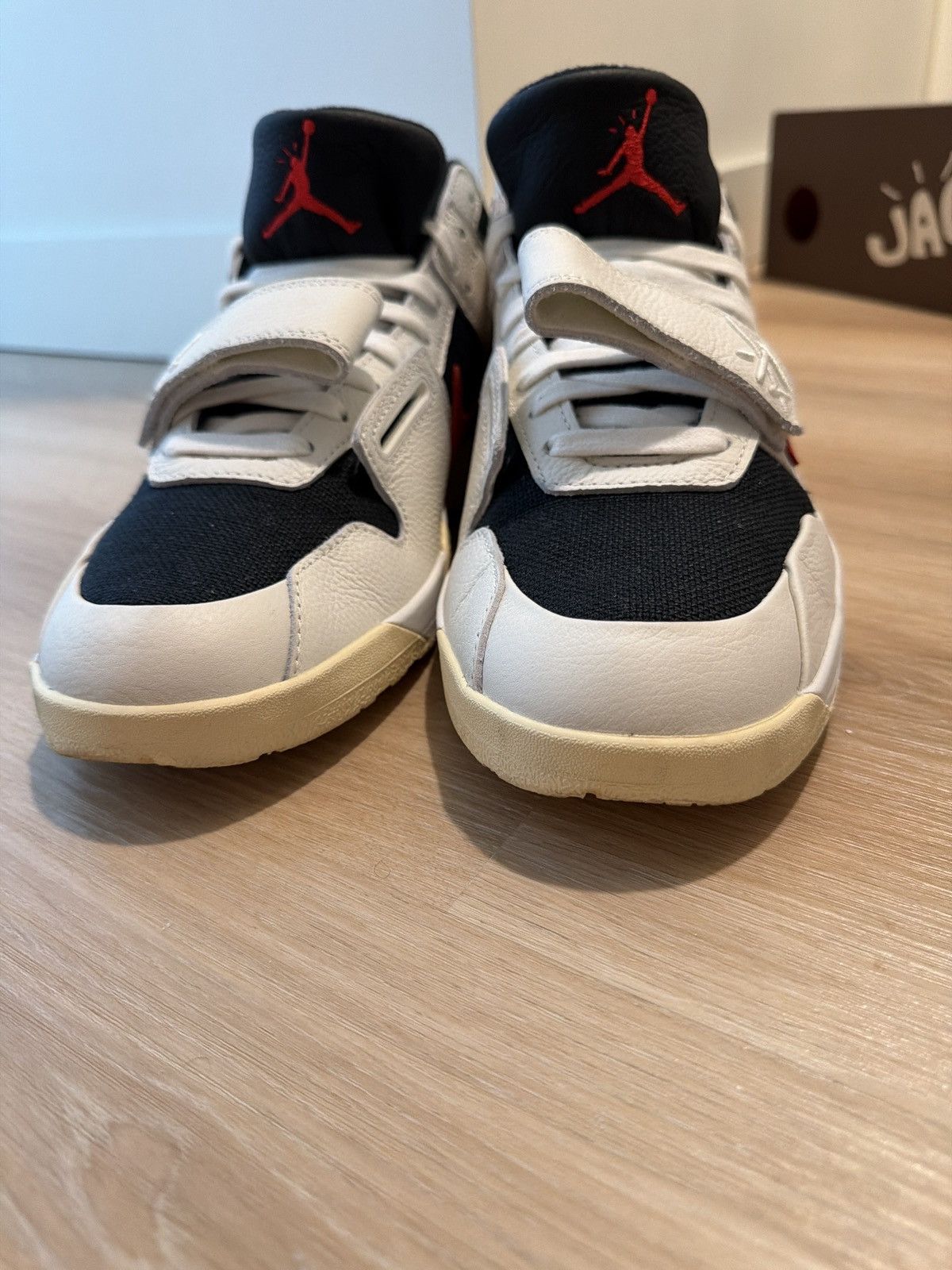 Nike × Travis Scott TRAVIS SCOT JUMPMAN JACK UNIVERSITY RED Size US 12 / EU 45 - 9 Thumbnail