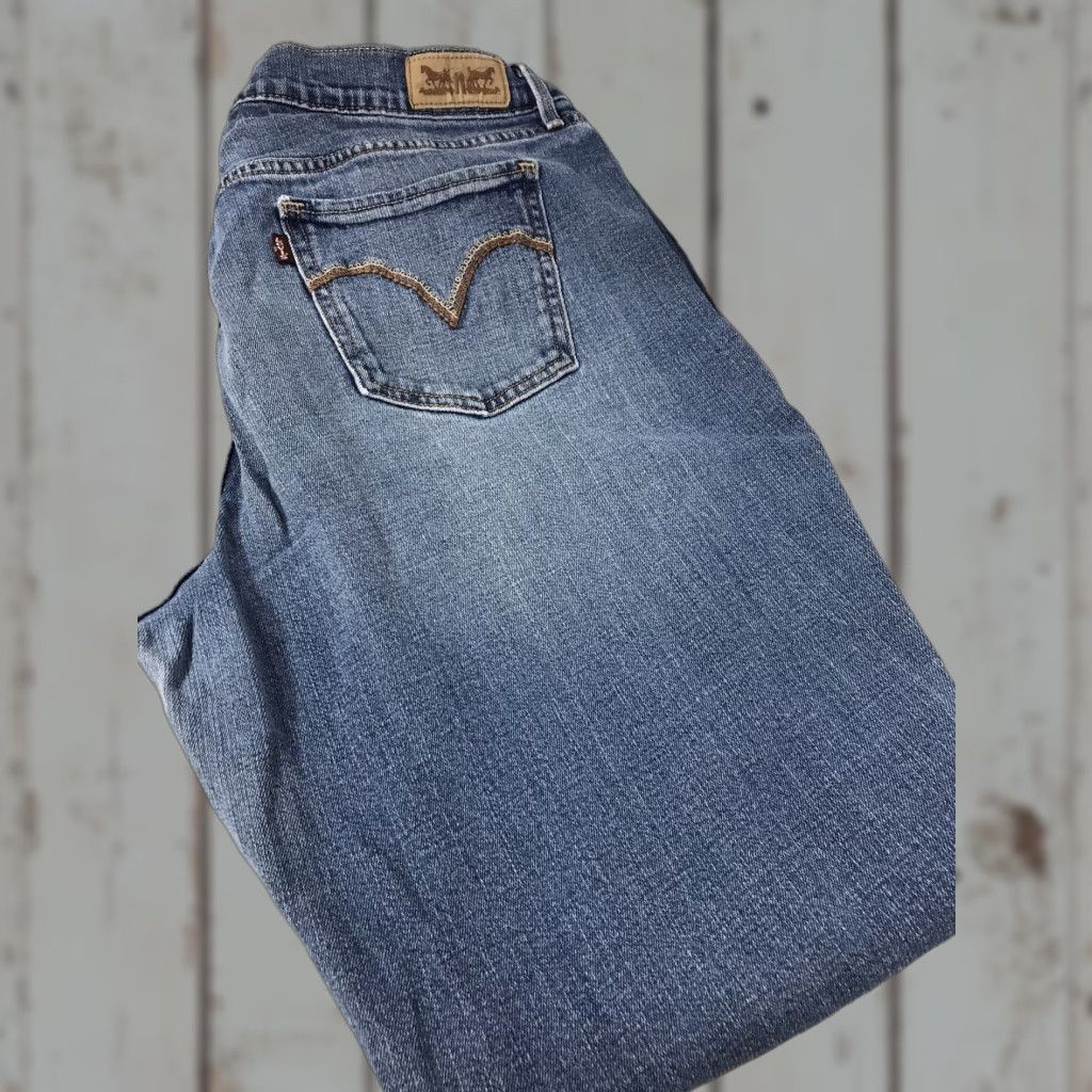 Levi's LEVI'S 515 Bootcut Jeans Womens Size 12P Short Denim Mid Rise Blue 30" Inseam Belt Loops 98% Cotton 2% Spandex Size 34" / US 12 / IT 48 - 1 Thumbnail
