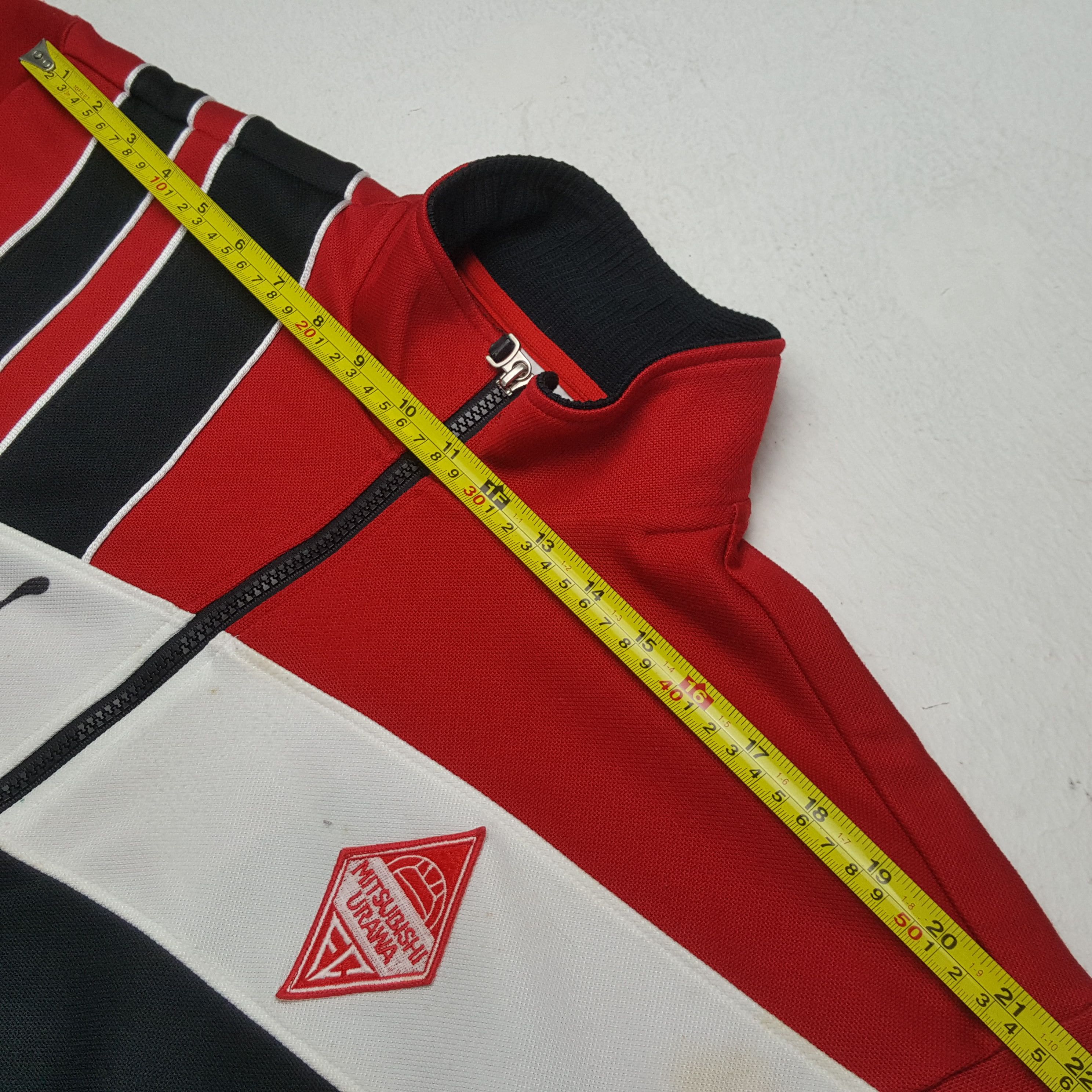 Puma Vintage Puma Mitsubishi Urawa Japan Soccer Club Jacket RR2 Size US M / EU 48-50 / 2 - 6 Thumbnail