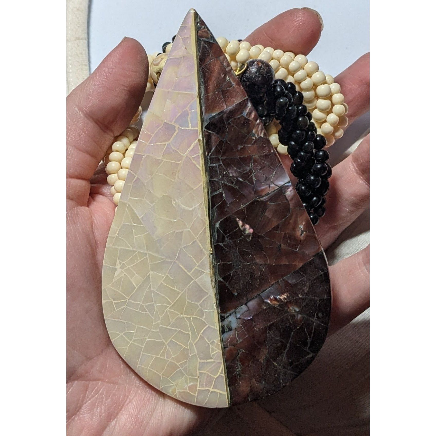 Other Vintage White And Brown Mother OF Pearl Chunky Beaded Teardr Size ONE SIZE - 12 Thumbnail