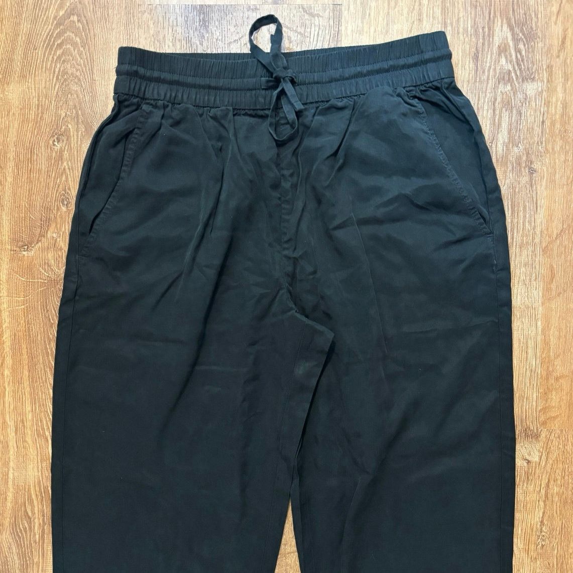 Everlane NWOT Everlane The Tapered Pant Butterlite Black Size Small Size 28" / US 6 / IT 42 - 5 Thumbnail
