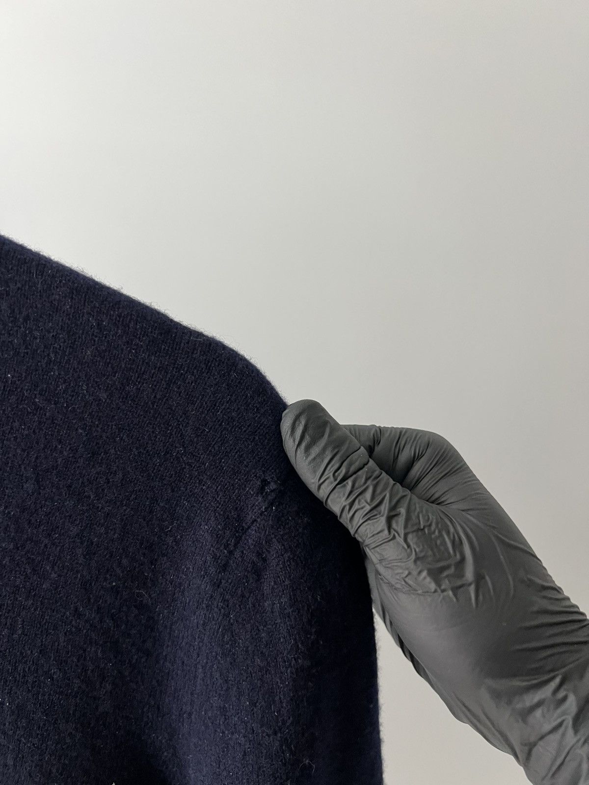 Comme des Garcons Comme des Garçons Blue PLAY V-neck Sweater Japan Medium Size US M / EU 48-50 / 2 - 15 Thumbnail