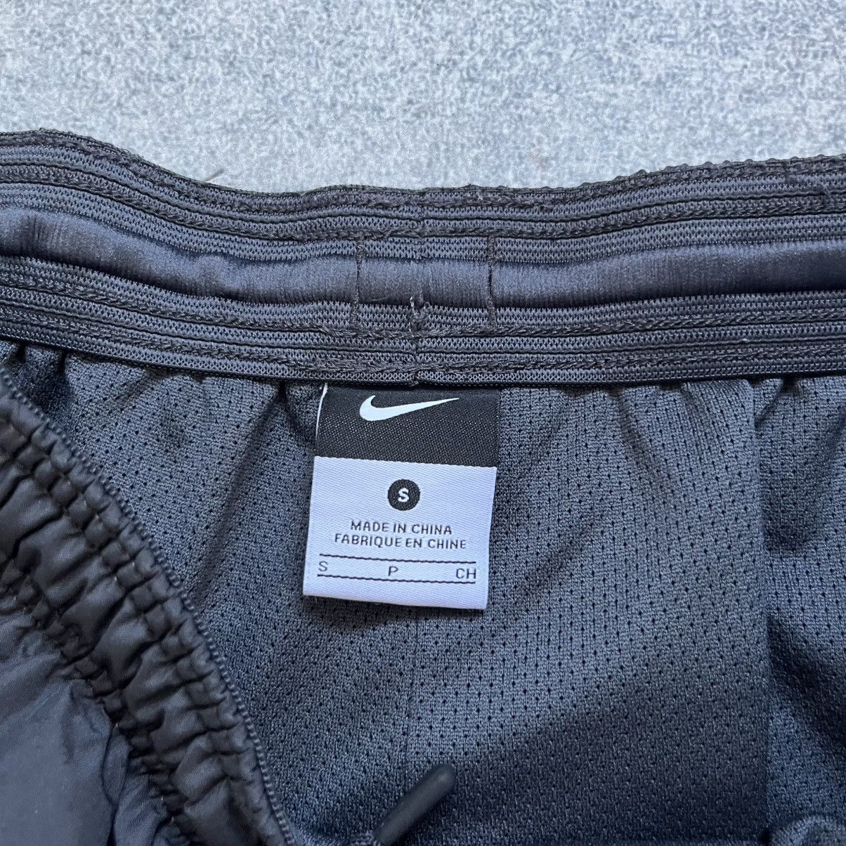 Nike Trackpants Nike Vintage Manchester United Drip Drill Style Size US 30 / EU 46 - 7 Thumbnail