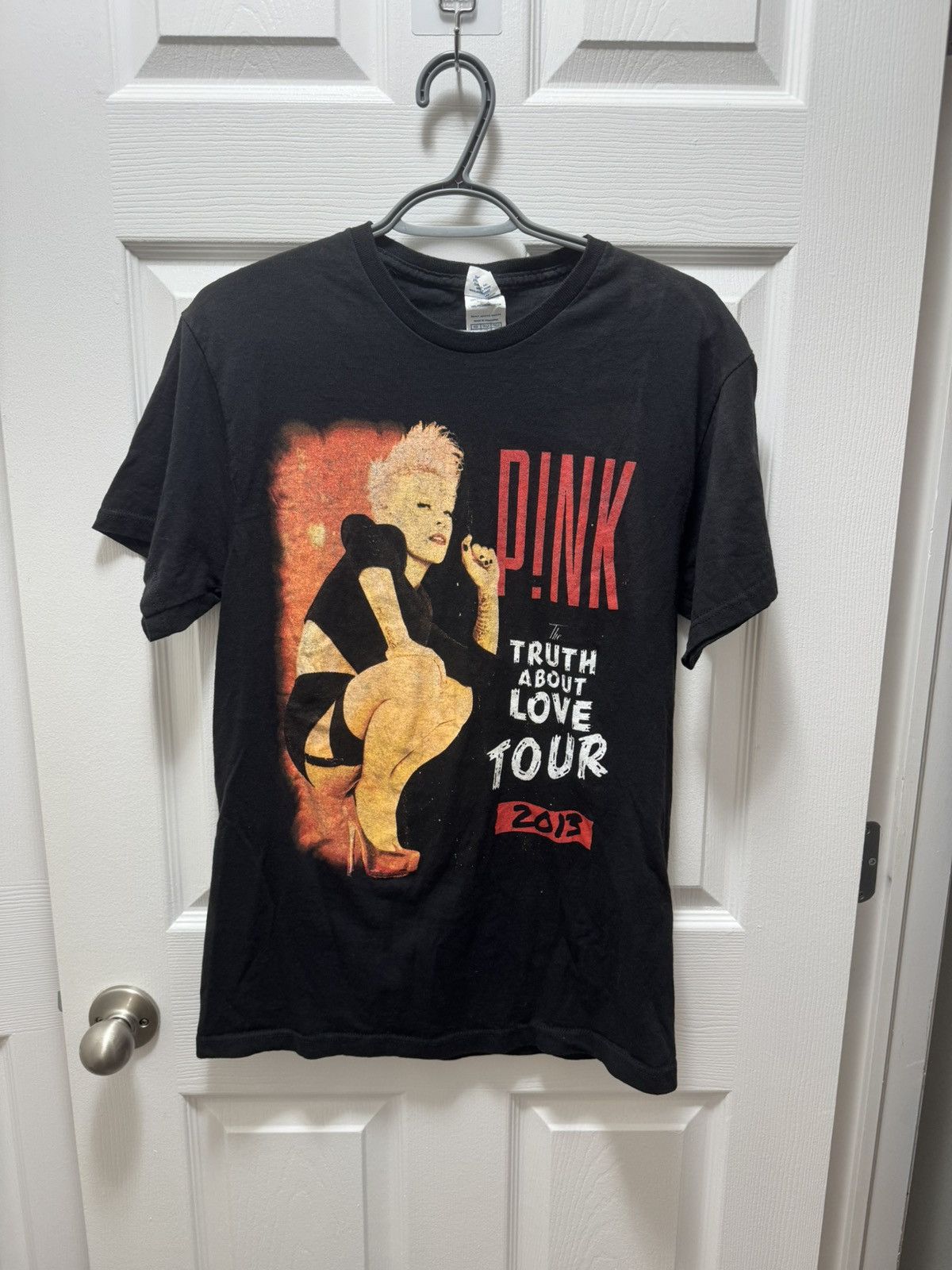Pink PINK Truth About Love Tour 2013 Vintage Pop Shirt Pro Delta Size US M / EU 48-50 / 2 - 3 Thumbnail