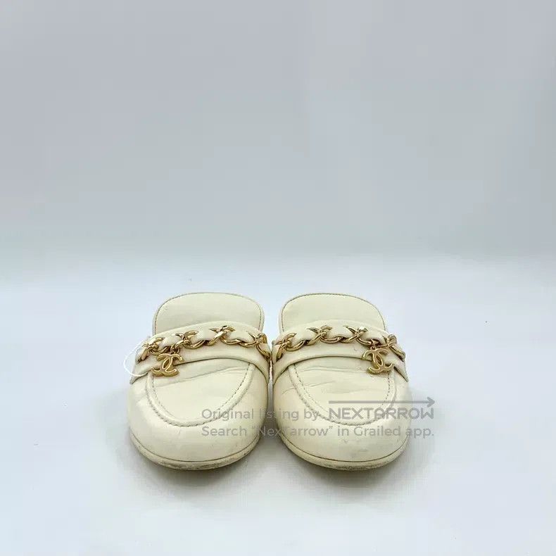 Chanel Chanel Beige logo chain wrap head mule half drag Size US 5.5 / IT 35.5 - 3 Thumbnail