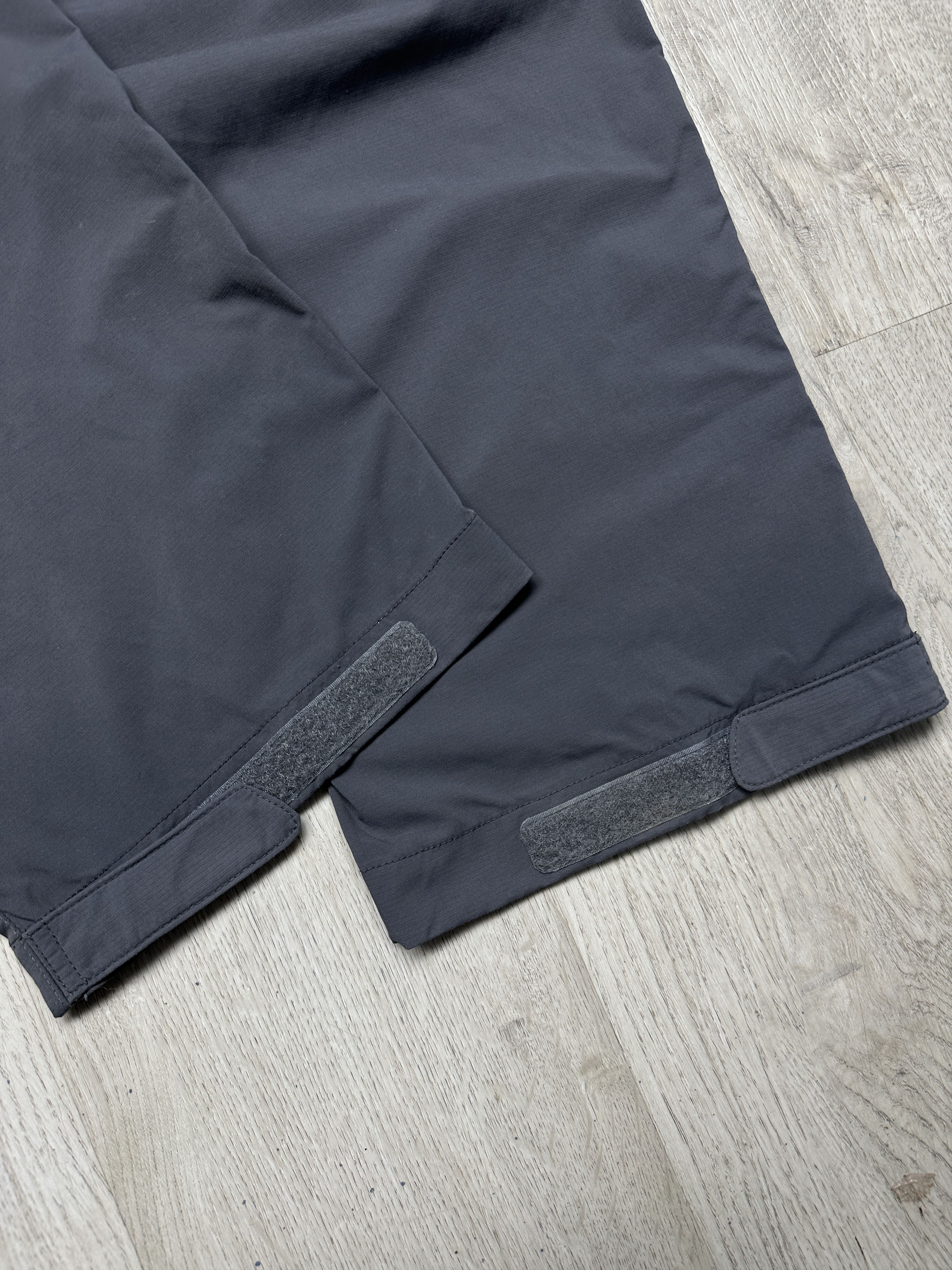 Jack Wolfskin Jack Wolfskins Mens Outdoor Cargo Pants Shorts Size US 32 / EU 48 - 12 Thumbnail