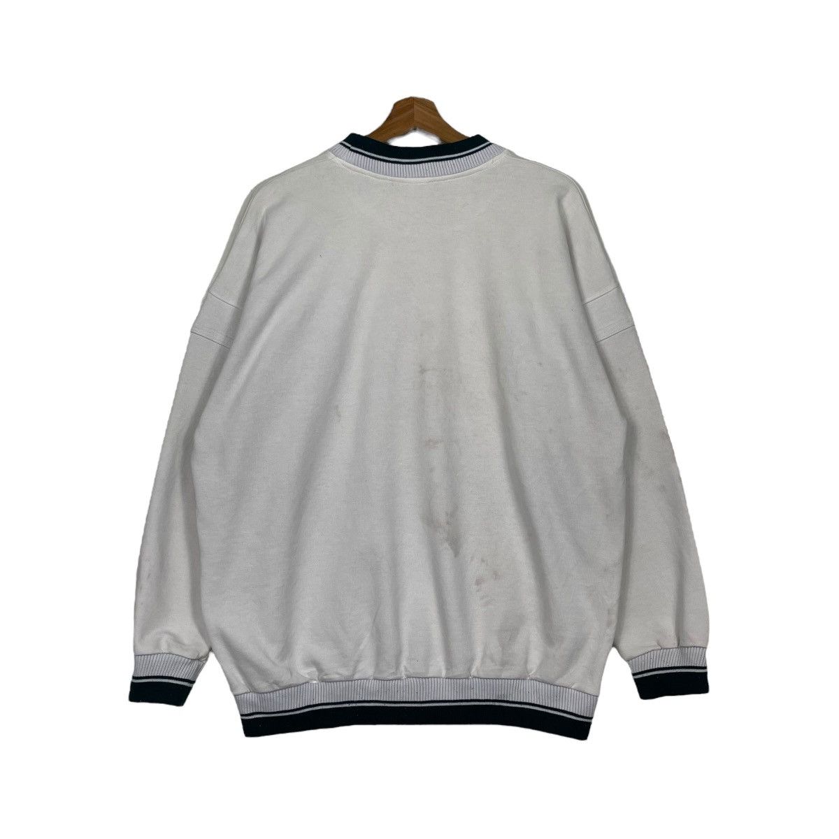 Nike Vintage Nike Swoosh Small Logo Sweater Size US L / EU 52-54 / 3 - 7 Thumbnail