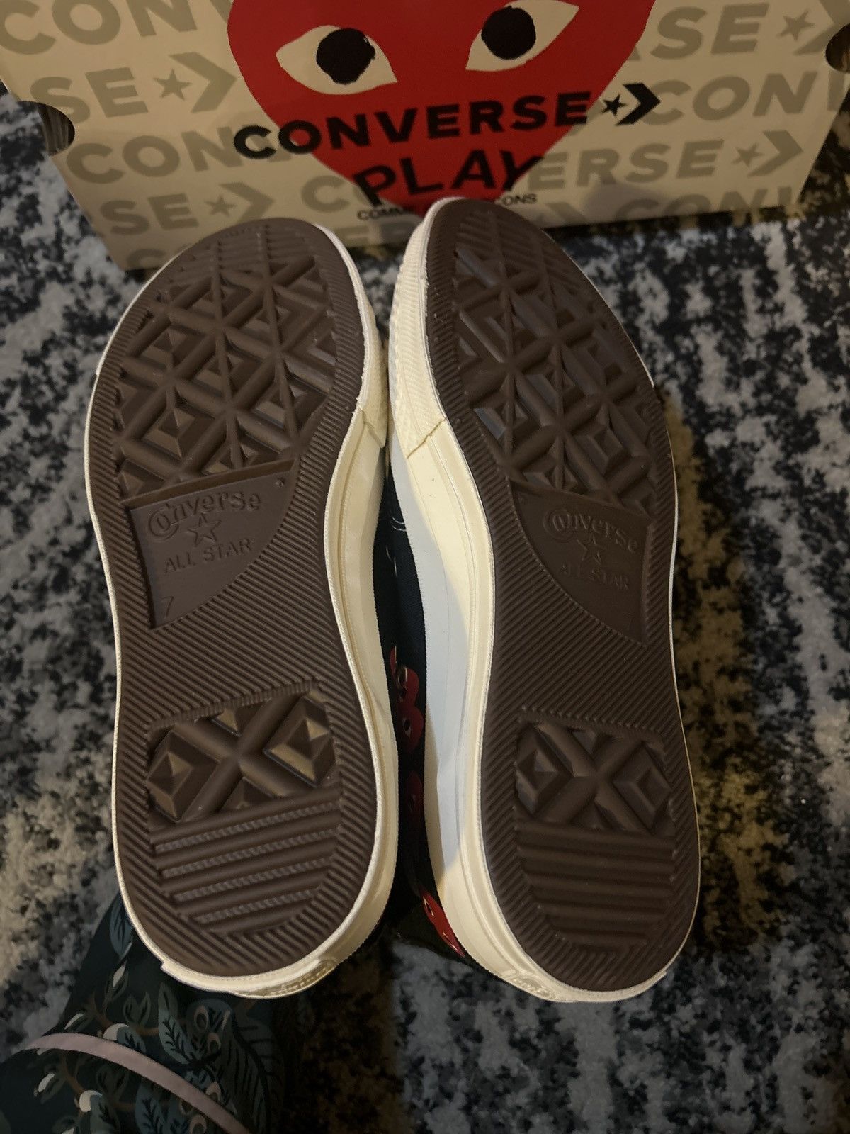 Comme des Garcons PLAY COMME des GARÇONS PLAY Converse Chuck 70 Heart Sneakers Size US 9 / IT 39 - 6 Thumbnail