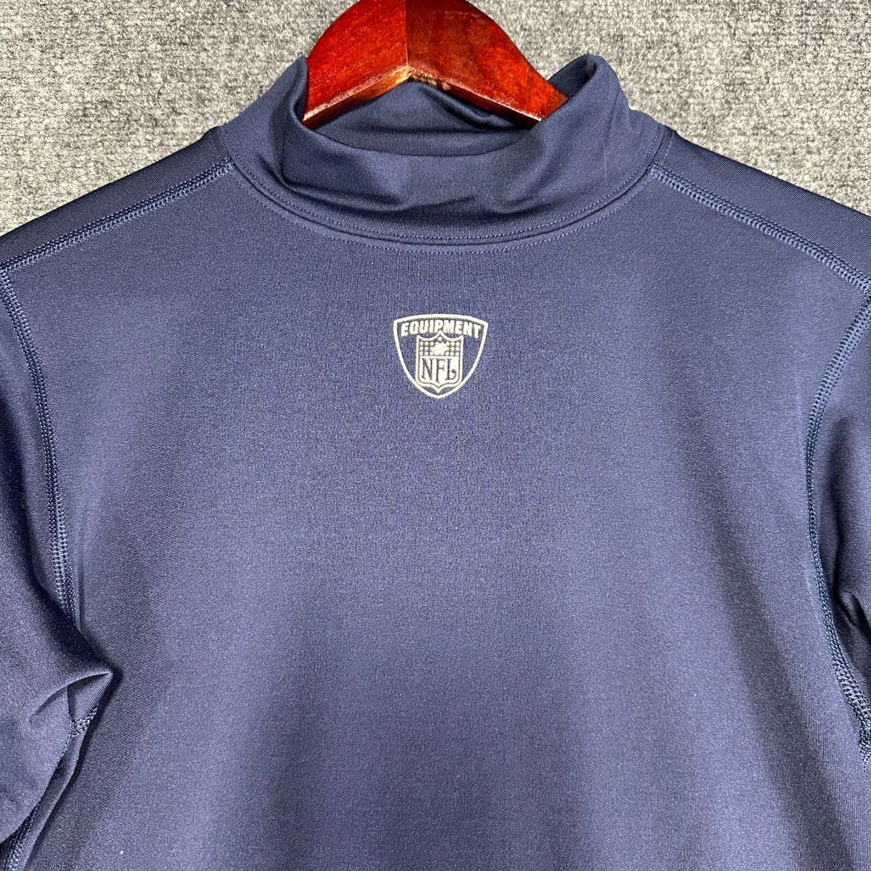 Reebok VINTAGE Reebok Equipment NFL Play Dry Compression Shirt Mens L Blue Long Sleeve Size US L / EU 52-54 / 3 - 4 Thumbnail