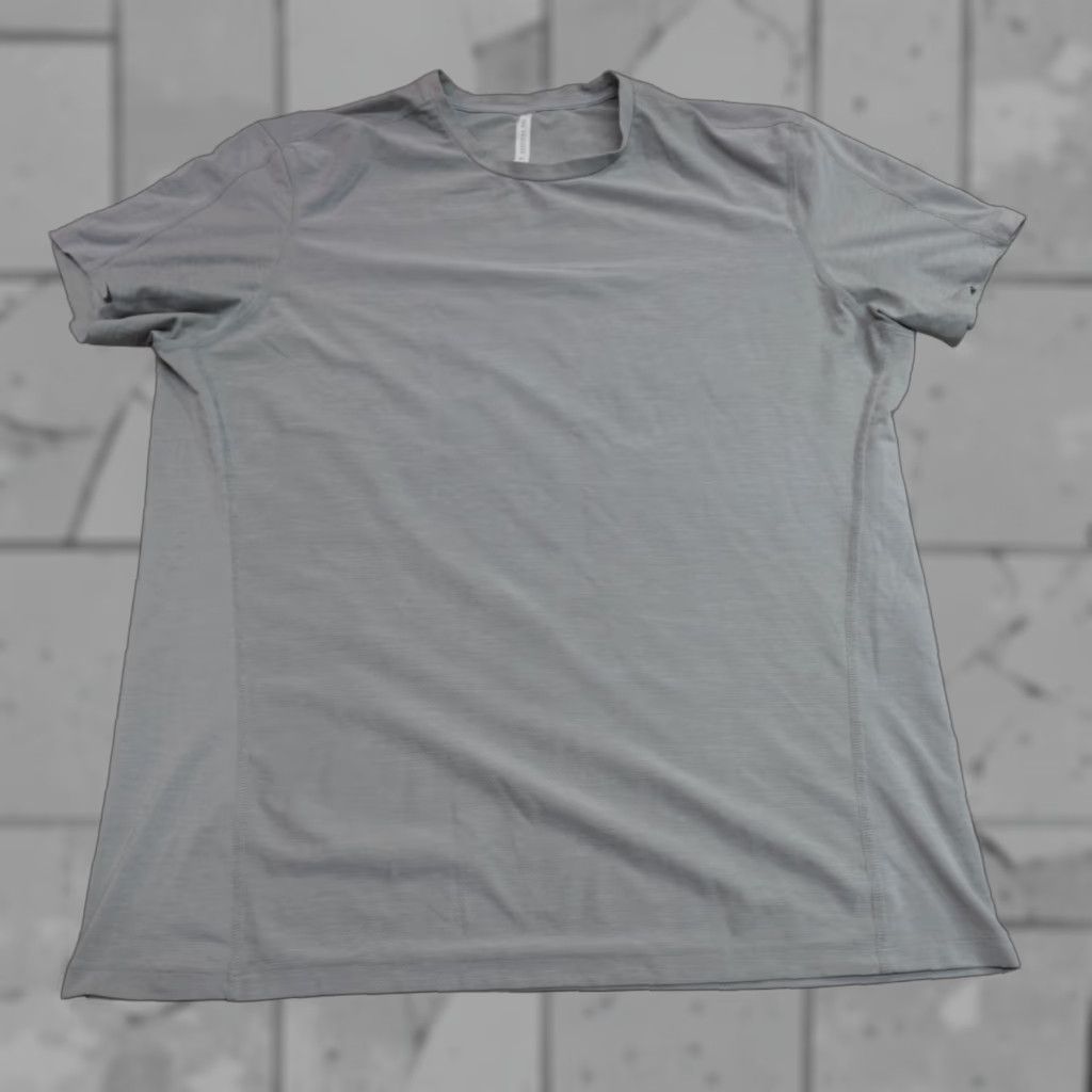 Ten Thousand Ten Thousand T-Shirt XL Gray Solid The Versatile Shirt Mens Short Sleeve Crew Neck Polyester Blend 2020s Size US XL / EU 56 / 4 - 1 Thumbnail
