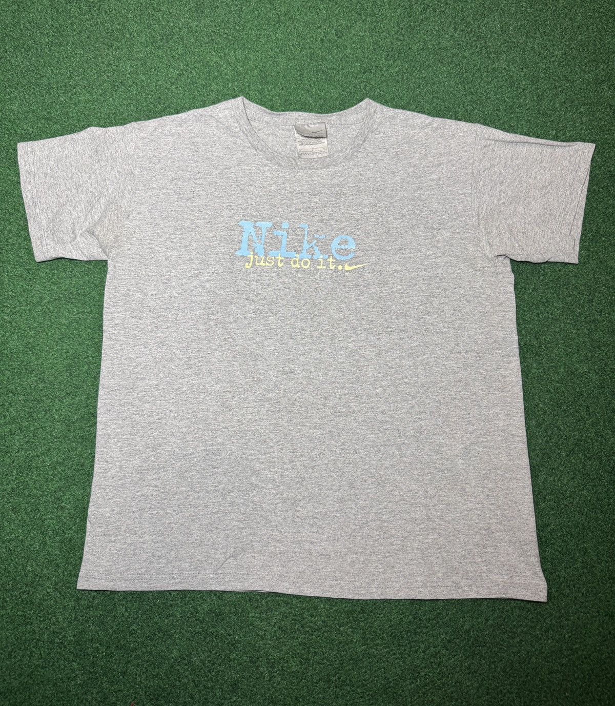 Nike Nike Y2K Gray Shirt Womens M/L 19x24 Gray Just Do It T Shirt Size US L / EU 52-54 / 3 - 1 Thumbnail