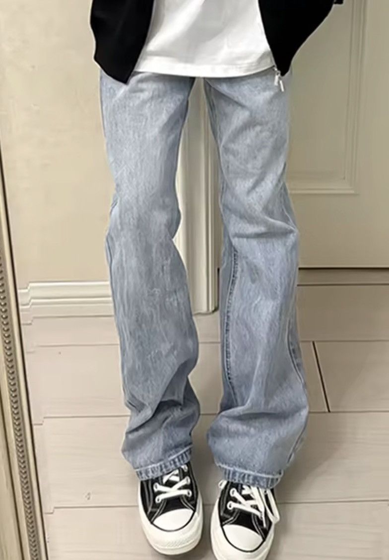 Washed distressed baggy jeans