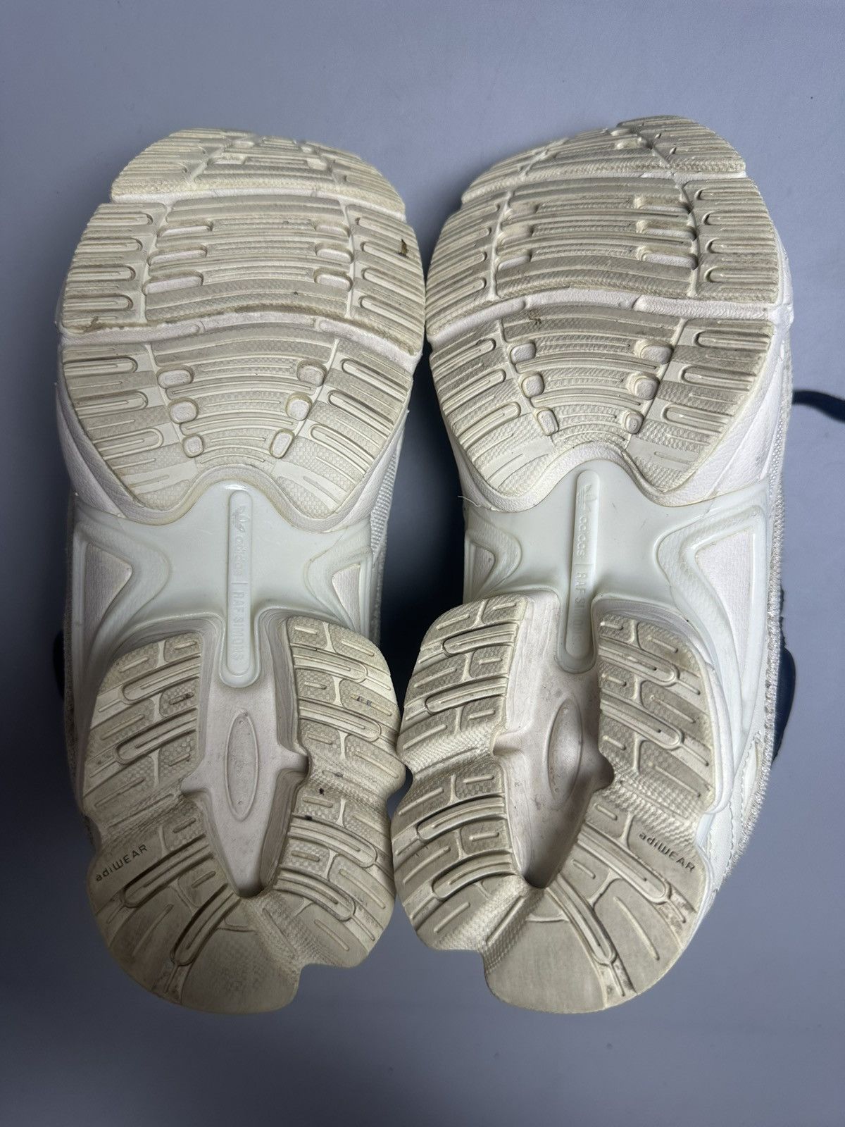 Adidas × Raf Simons ADIDAS — RAF SIMONS OZWEEGO BLACK/WHITE Size US 7 / IT 37 - 16 Thumbnail